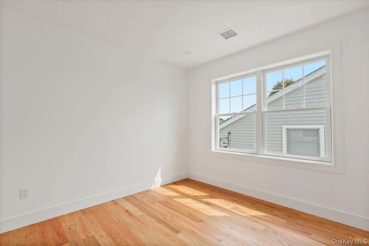 109 Park Avenue, Harrison, NY, 3 Bedrooms Bedrooms, 6 Rooms Rooms,3 BathroomsBathrooms,Residential Lease,For Rent,Park,0,1027950 109 Park Avenue, Harrison, NY, 3 Bedrooms Bedrooms, 6 Rooms Rooms,3 BathroomsBathrooms,Residential Lease,For Rent,Park,0,1027950