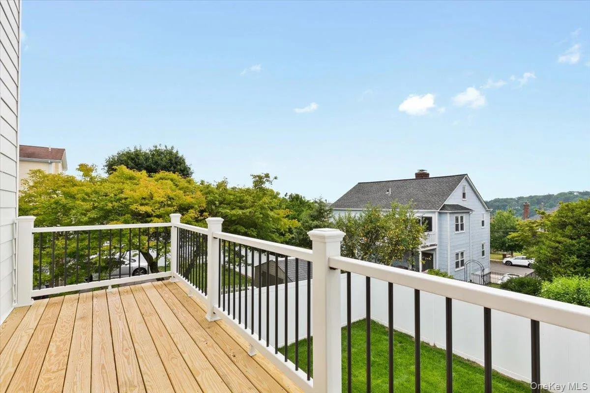 109 Park Avenue, Harrison, NY, 3 Bedrooms Bedrooms, 6 Rooms Rooms,3 BathroomsBathrooms,Residential Lease,For Rent,Park,0,1027950 109 Park Avenue, Harrison, NY, 3 Bedrooms Bedrooms, 6 Rooms Rooms,3 BathroomsBathrooms,Residential Lease,For Rent,Park,0,1027950