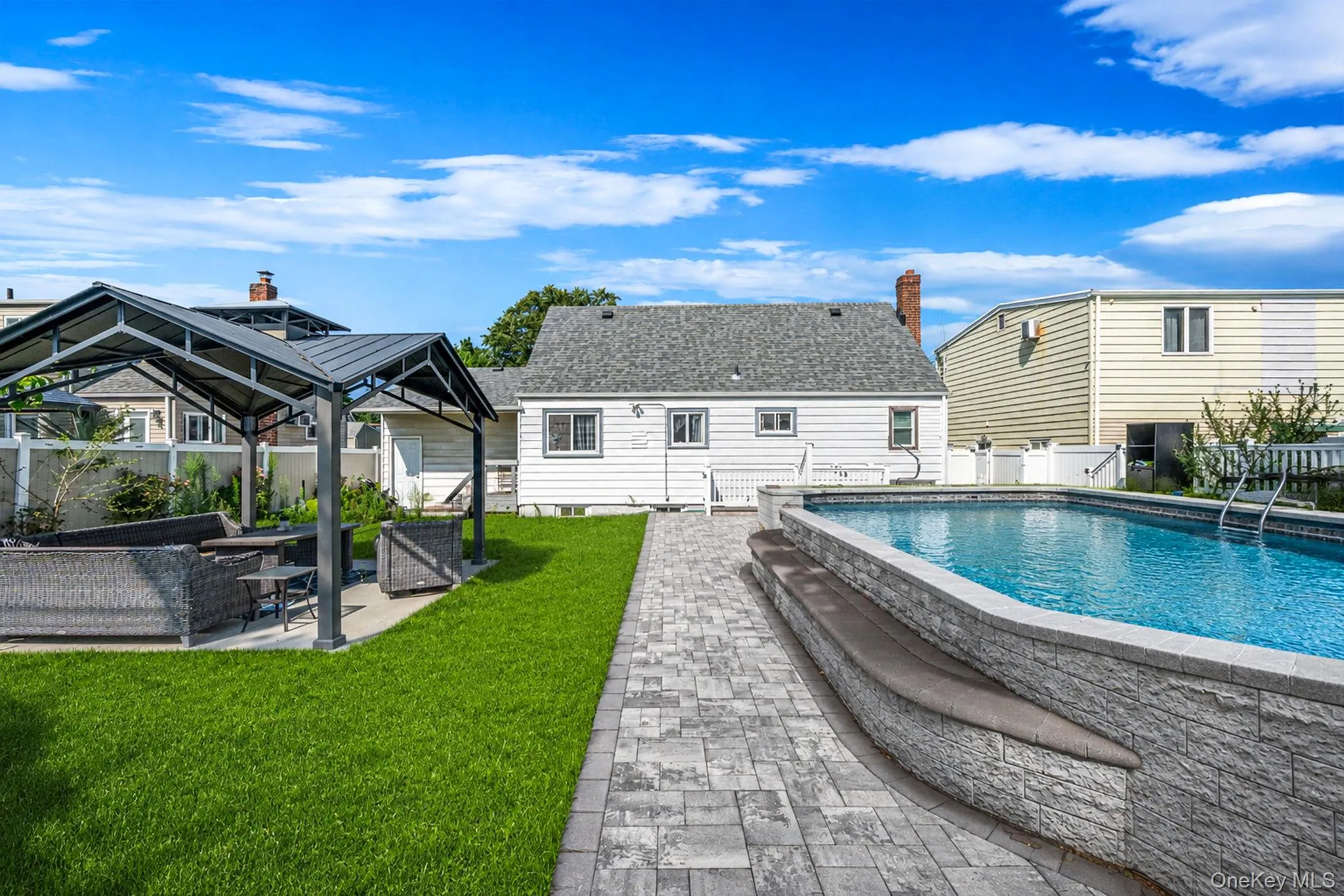 1030 Fulton Avenue, Babylon, NY, 4 Bedrooms Bedrooms, 7 Rooms Rooms,1 BathroomBathrooms,Residential,For Rent,Fulton,0,1027956 1030 Fulton Avenue, Babylon, NY, 4 Bedrooms Bedrooms, 7 Rooms Rooms,1 BathroomBathrooms,Residential,For Rent,Fulton,0,1027956