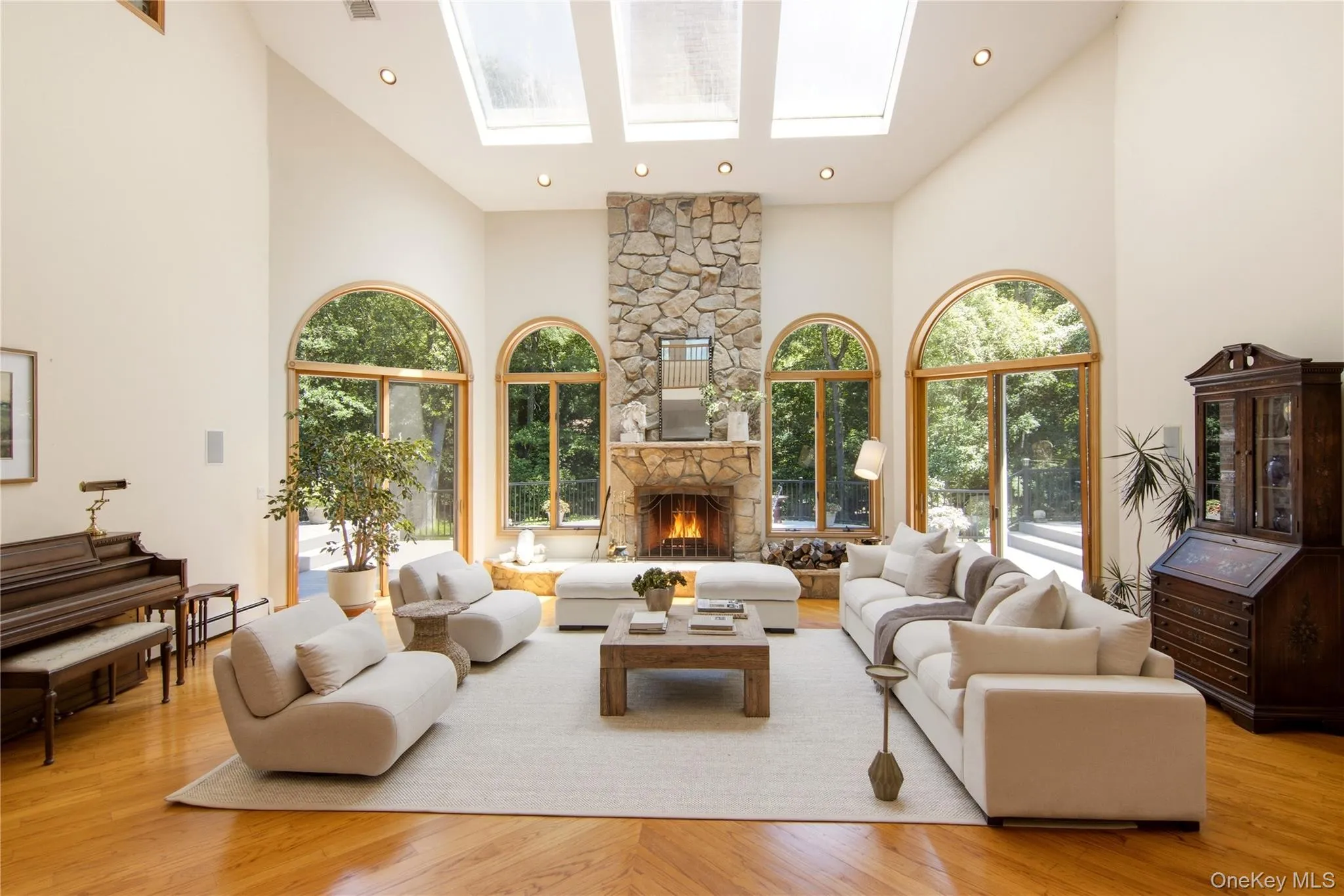 55 Meadow Glen Road, Smithtown, NY, 4 Bedrooms Bedrooms, 12 Rooms Rooms,5 BathroomsBathrooms,Residential,For Rent,Meadow Glen,0,1027958 55 Meadow Glen Road, Smithtown, NY, 4 Bedrooms Bedrooms, 12 Rooms Rooms,5 BathroomsBathrooms,Residential,For Rent,Meadow Glen,0,1027958