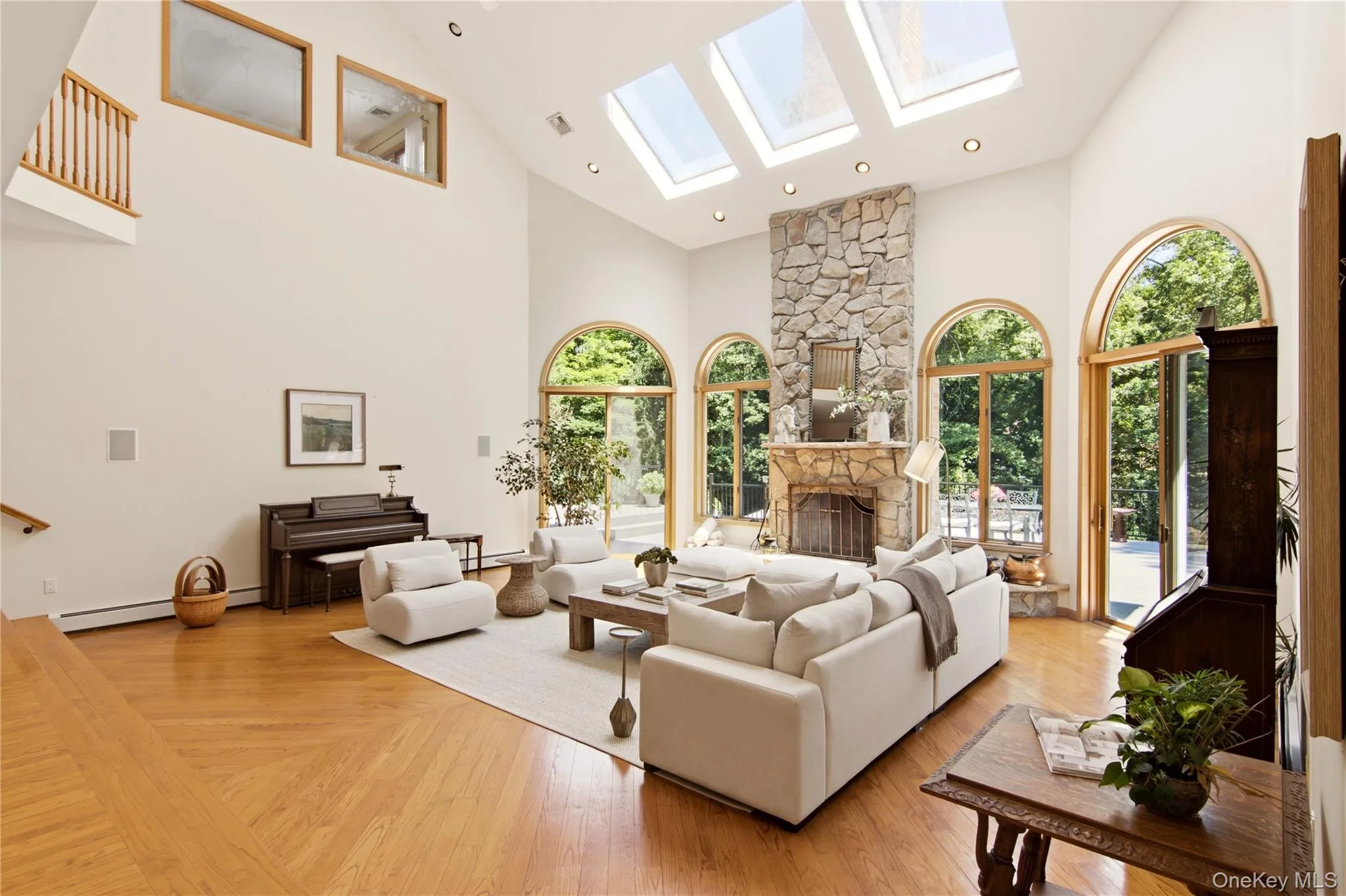 55 Meadow Glen Road, Smithtown, NY, 4 Bedrooms Bedrooms, 12 Rooms Rooms,5 BathroomsBathrooms,Residential,For Rent,Meadow Glen,0,1027958 55 Meadow Glen Road, Smithtown, NY, 4 Bedrooms Bedrooms, 12 Rooms Rooms,5 BathroomsBathrooms,Residential,For Rent,Meadow Glen,0,1027958