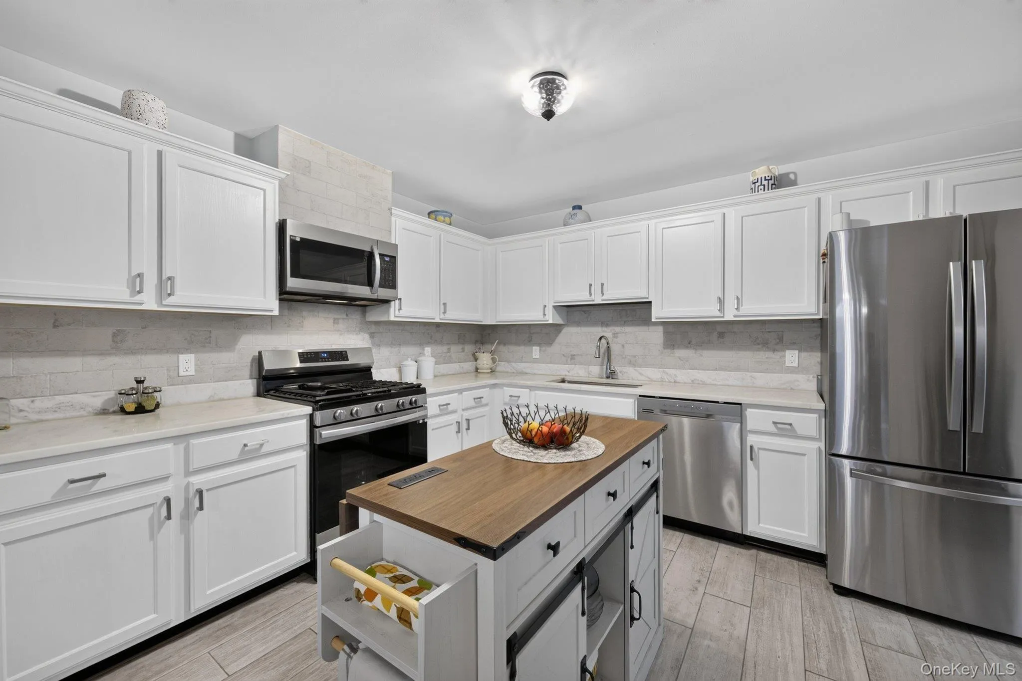 64 Twin Ponds Drive, Kingston, NY, 2 Bedrooms Bedrooms, 6 Rooms Rooms,2 BathroomsBathrooms,Residential,For Rent,Twin Ponds,0,1027962 64 Twin Ponds Drive, Kingston, NY, 2 Bedrooms Bedrooms, 6 Rooms Rooms,2 BathroomsBathrooms,Residential,For Rent,Twin Ponds,0,1027962