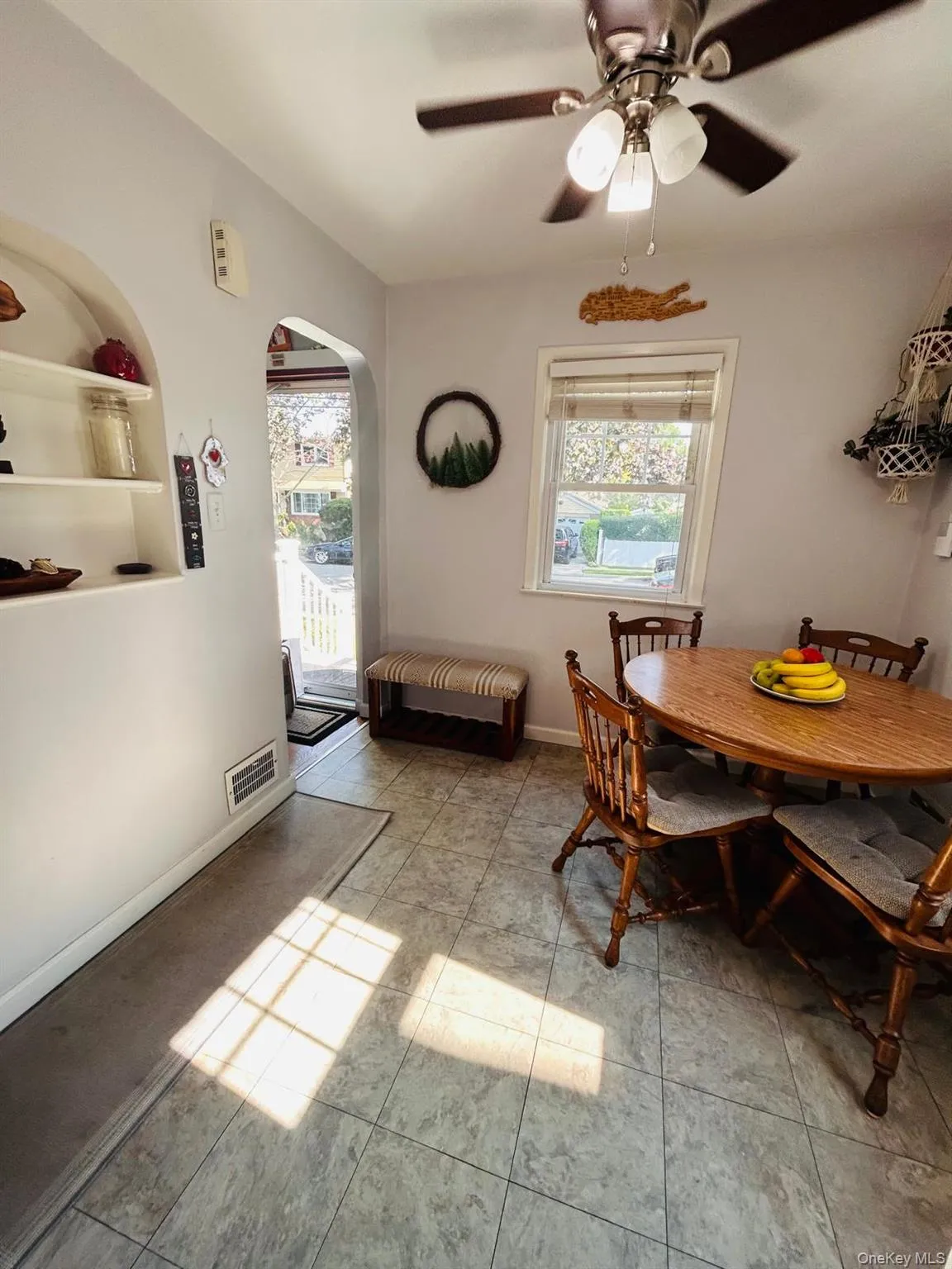 98 Albertson Place, North Hempstead, NY, 3 Bedrooms Bedrooms, 6 Rooms Rooms,2 BathroomsBathrooms,Residential,For Rent,Albertson,0,1027969 98 Albertson Place, North Hempstead, NY, 3 Bedrooms Bedrooms, 6 Rooms Rooms,2 BathroomsBathrooms,Residential,For Rent,Albertson,0,1027969