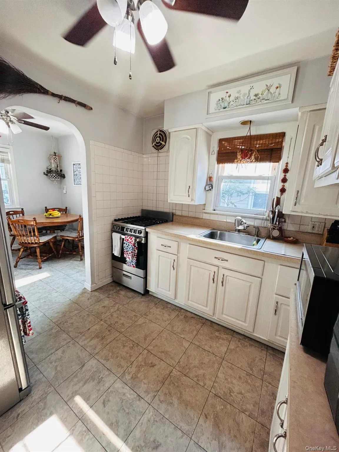 98 Albertson Place, North Hempstead, NY, 3 Bedrooms Bedrooms, 6 Rooms Rooms,2 BathroomsBathrooms,Residential,For Rent,Albertson,0,1027969 98 Albertson Place, North Hempstead, NY, 3 Bedrooms Bedrooms, 6 Rooms Rooms,2 BathroomsBathrooms,Residential,For Rent,Albertson,0,1027969