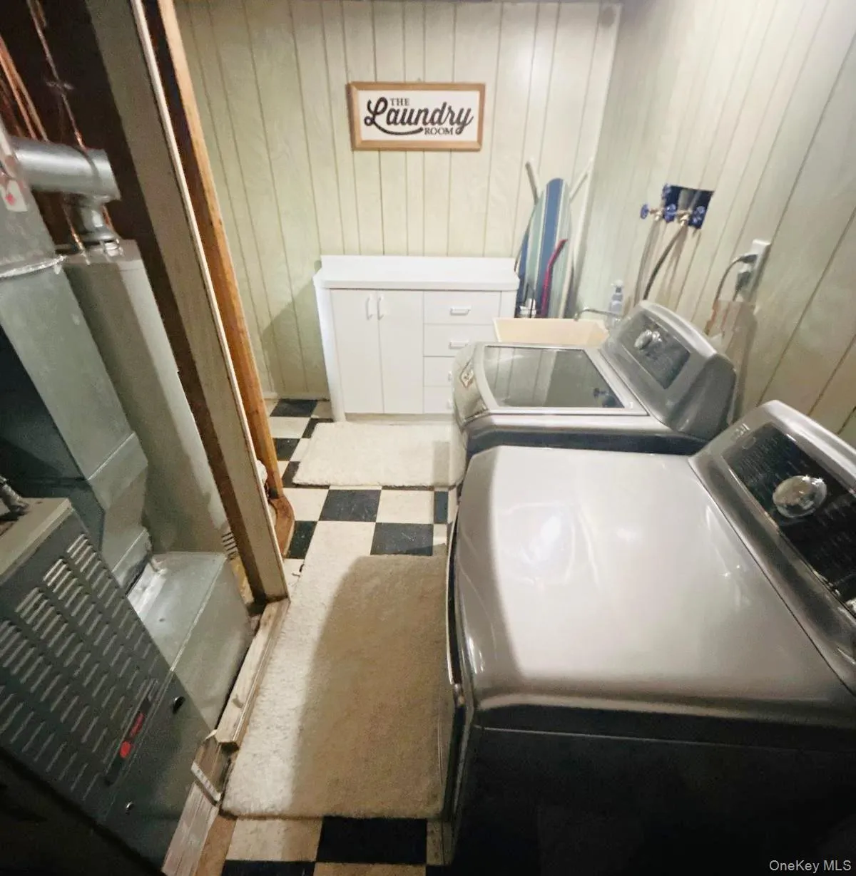 98 Albertson Place, North Hempstead, NY, 3 Bedrooms Bedrooms, 6 Rooms Rooms,2 BathroomsBathrooms,Residential,For Rent,Albertson,0,1027969 98 Albertson Place, North Hempstead, NY, 3 Bedrooms Bedrooms, 6 Rooms Rooms,2 BathroomsBathrooms,Residential,For Rent,Albertson,0,1027969