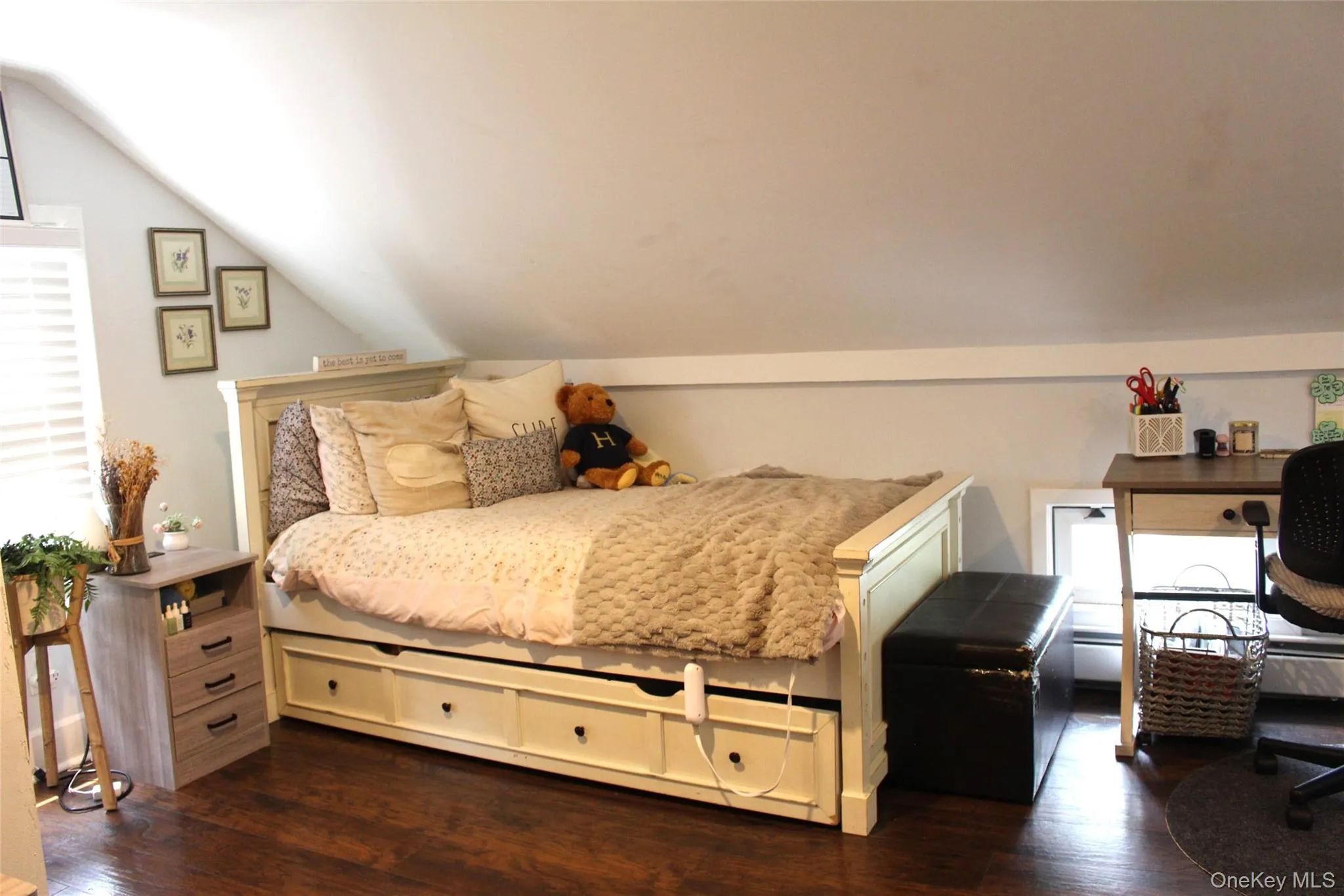 63 Smith Street, Islip, NY, 2 Bedrooms Bedrooms, 4 Rooms Rooms,1 BathroomBathrooms,Residential,For Rent,Smith,0,1027972 63 Smith Street, Islip, NY, 2 Bedrooms Bedrooms, 4 Rooms Rooms,1 BathroomBathrooms,Residential,For Rent,Smith,0,1027972