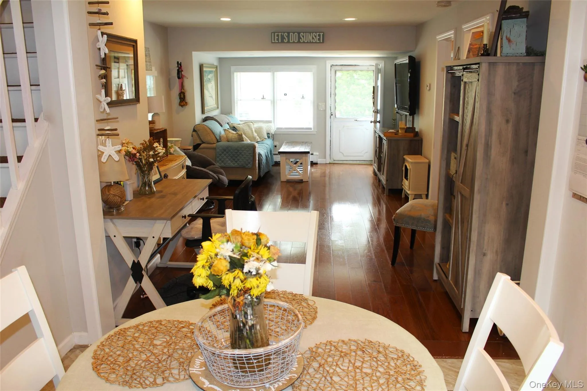 63 Smith Street, Islip, NY, 2 Bedrooms Bedrooms, 4 Rooms Rooms,1 BathroomBathrooms,Residential,For Rent,Smith,0,1027972 63 Smith Street, Islip, NY, 2 Bedrooms Bedrooms, 4 Rooms Rooms,1 BathroomBathrooms,Residential,For Rent,Smith,0,1027972