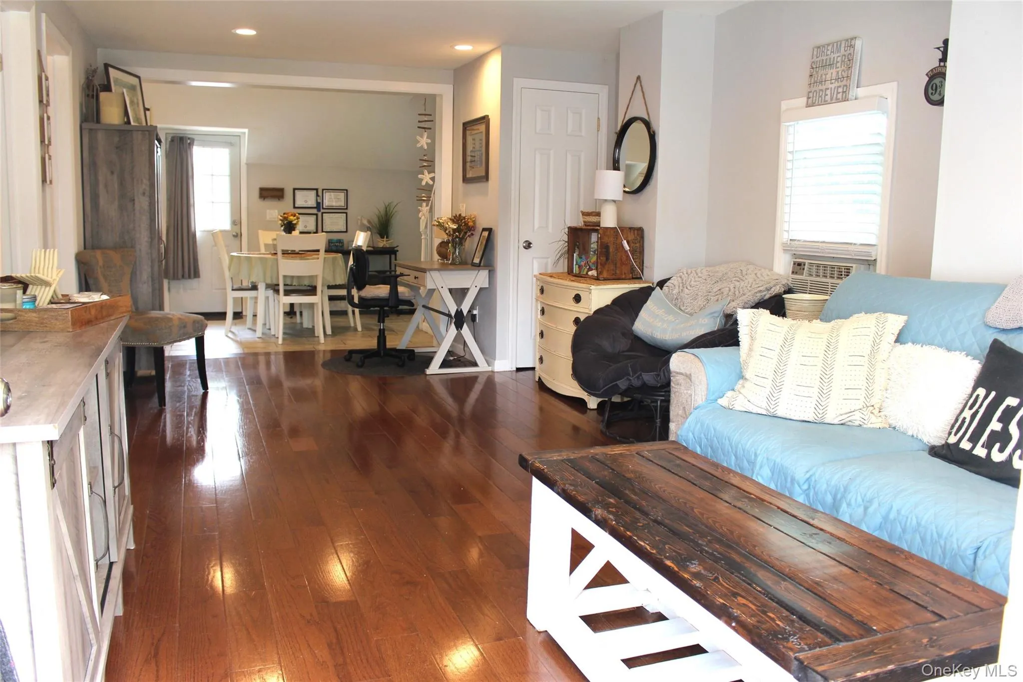 63 Smith Street, Islip, NY, 2 Bedrooms Bedrooms, 4 Rooms Rooms,1 BathroomBathrooms,Residential,For Rent,Smith,0,1027972 63 Smith Street, Islip, NY, 2 Bedrooms Bedrooms, 4 Rooms Rooms,1 BathroomBathrooms,Residential,For Rent,Smith,0,1027972