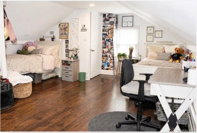 63 Smith Street, Islip, NY, 2 Bedrooms Bedrooms, 4 Rooms Rooms,1 BathroomBathrooms,Residential,For Rent,Smith,0,1027972 63 Smith Street, Islip, NY, 2 Bedrooms Bedrooms, 4 Rooms Rooms,1 BathroomBathrooms,Residential,For Rent,Smith,0,1027972