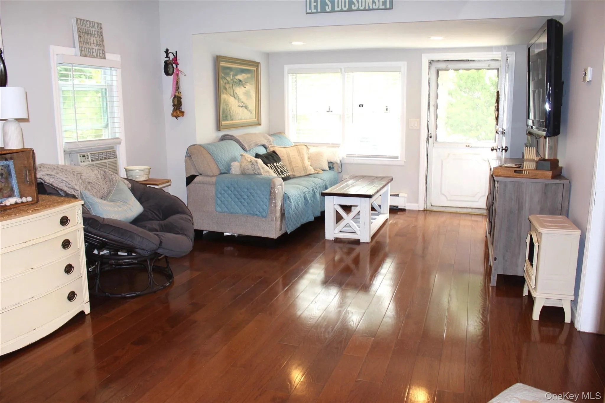63 Smith Street, Islip, NY, 2 Bedrooms Bedrooms, 4 Rooms Rooms,1 BathroomBathrooms,Residential,For Rent,Smith,0,1027972 63 Smith Street, Islip, NY, 2 Bedrooms Bedrooms, 4 Rooms Rooms,1 BathroomBathrooms,Residential,For Rent,Smith,0,1027972