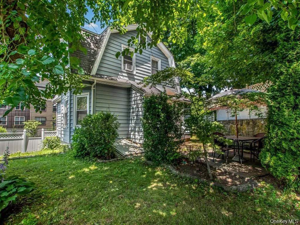 4 Depew Street, Mount Pleasant, NY, 3 Bedrooms Bedrooms, 10 Rooms Rooms,2 BathroomsBathrooms,Residential,For Rent,Depew,0,1027975 4 Depew Street, Mount Pleasant, NY, 3 Bedrooms Bedrooms, 10 Rooms Rooms,2 BathroomsBathrooms,Residential,For Rent,Depew,0,1027975