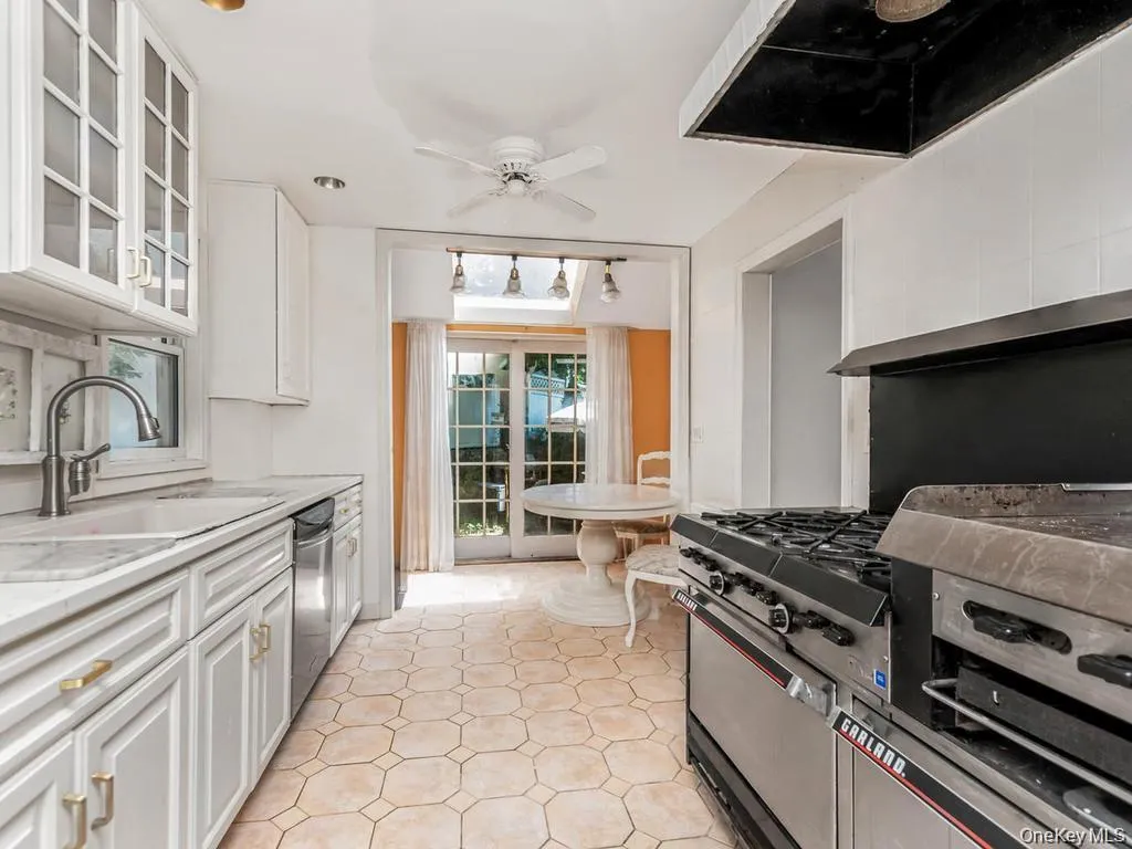 4 Depew Street, Mount Pleasant, NY, 3 Bedrooms Bedrooms, 10 Rooms Rooms,2 BathroomsBathrooms,Residential,For Rent,Depew,0,1027975 4 Depew Street, Mount Pleasant, NY, 3 Bedrooms Bedrooms, 10 Rooms Rooms,2 BathroomsBathrooms,Residential,For Rent,Depew,0,1027975