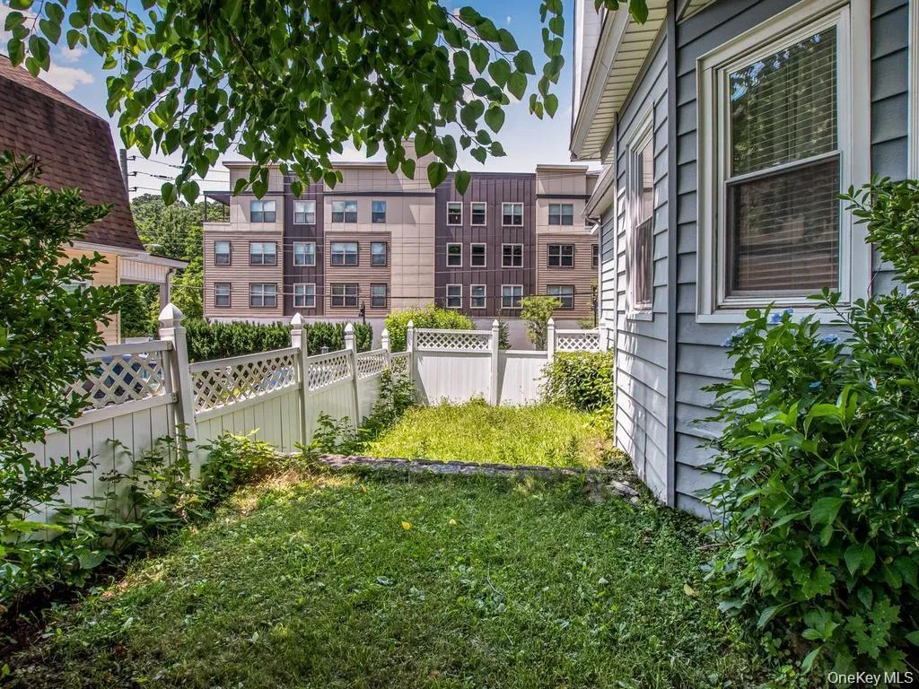 4 Depew Street, Mount Pleasant, NY, 3 Bedrooms Bedrooms, 10 Rooms Rooms,2 BathroomsBathrooms,Residential,For Rent,Depew,0,1027975 4 Depew Street, Mount Pleasant, NY, 3 Bedrooms Bedrooms, 10 Rooms Rooms,2 BathroomsBathrooms,Residential,For Rent,Depew,0,1027975