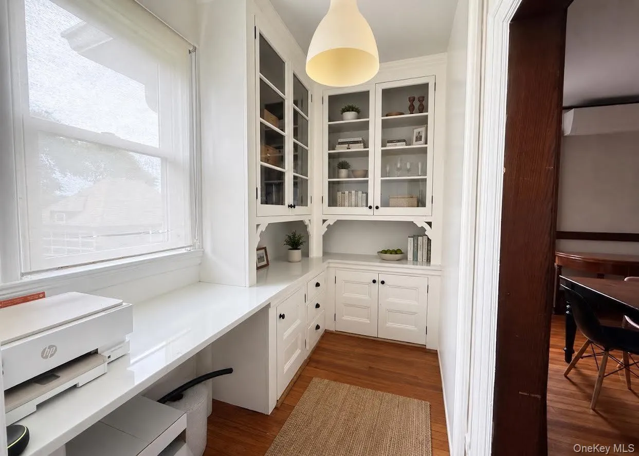 between kitchen & DR between kitchen & DR