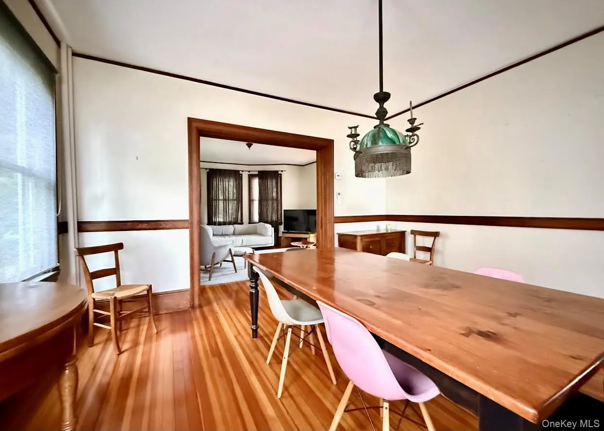 453 Palmer Avenue, Mamaroneck, NY, 4 Bedrooms Bedrooms, 7 Rooms Rooms,1 BathroomBathrooms,Residential Lease,For Rent,Palmer,0,1027977 453 Palmer Avenue, Mamaroneck, NY, 4 Bedrooms Bedrooms, 7 Rooms Rooms,1 BathroomBathrooms,Residential Lease,For Rent,Palmer,0,1027977