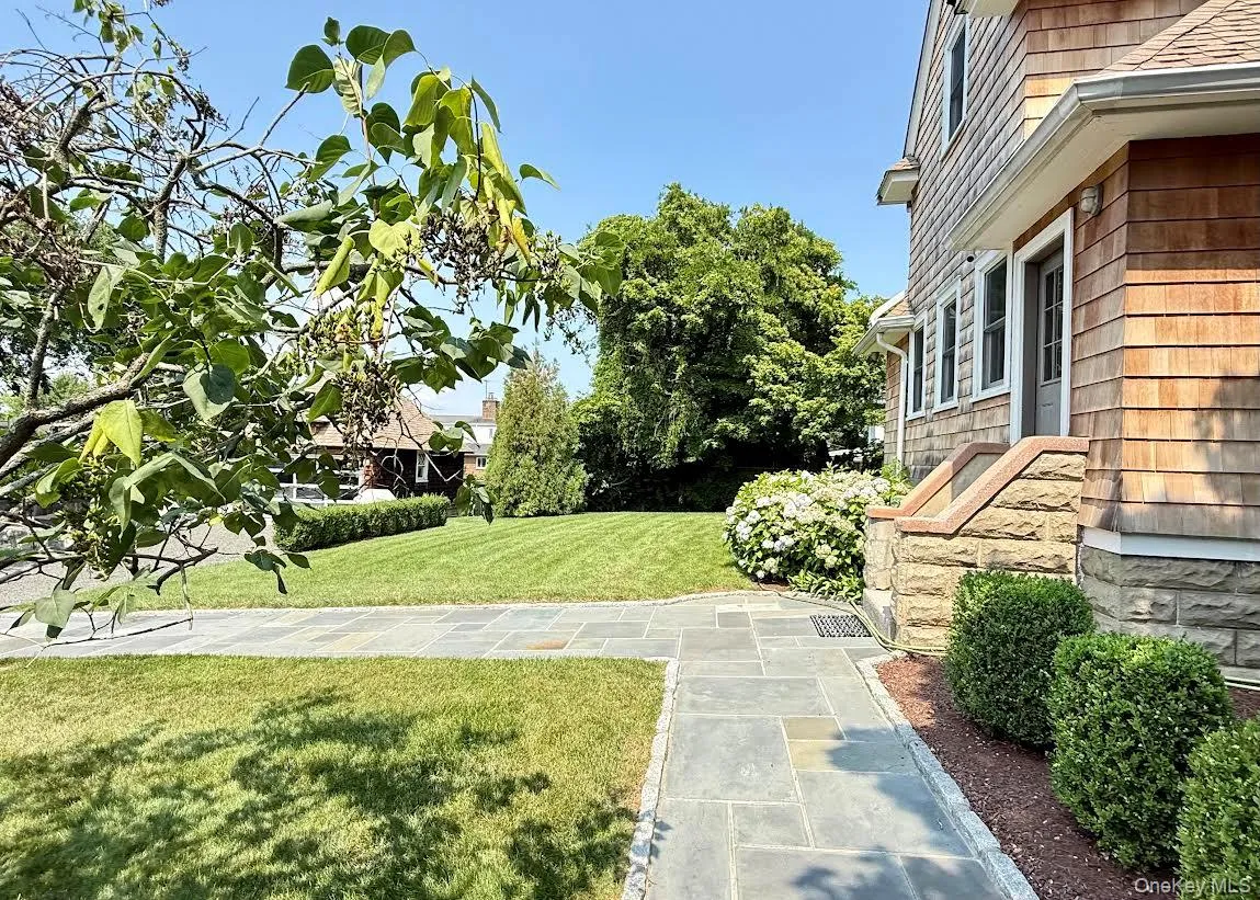 453 Palmer Avenue, Mamaroneck, NY, 4 Bedrooms Bedrooms, 7 Rooms Rooms,1 BathroomBathrooms,Residential Lease,For Rent,Palmer,0,1027977 453 Palmer Avenue, Mamaroneck, NY, 4 Bedrooms Bedrooms, 7 Rooms Rooms,1 BathroomBathrooms,Residential Lease,For Rent,Palmer,0,1027977