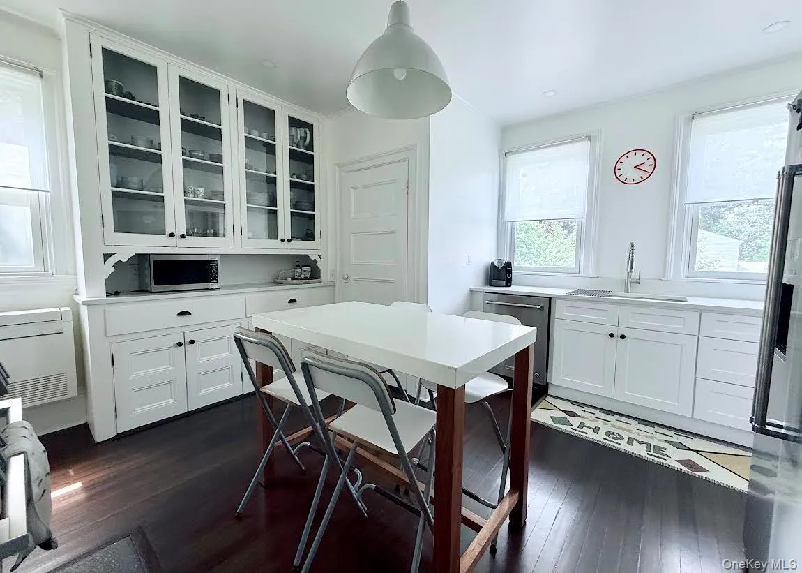 453 Palmer Avenue, Mamaroneck, NY, 4 Bedrooms Bedrooms, 7 Rooms Rooms,1 BathroomBathrooms,Residential Lease,For Rent,Palmer,0,1027977 453 Palmer Avenue, Mamaroneck, NY, 4 Bedrooms Bedrooms, 7 Rooms Rooms,1 BathroomBathrooms,Residential Lease,For Rent,Palmer,0,1027977