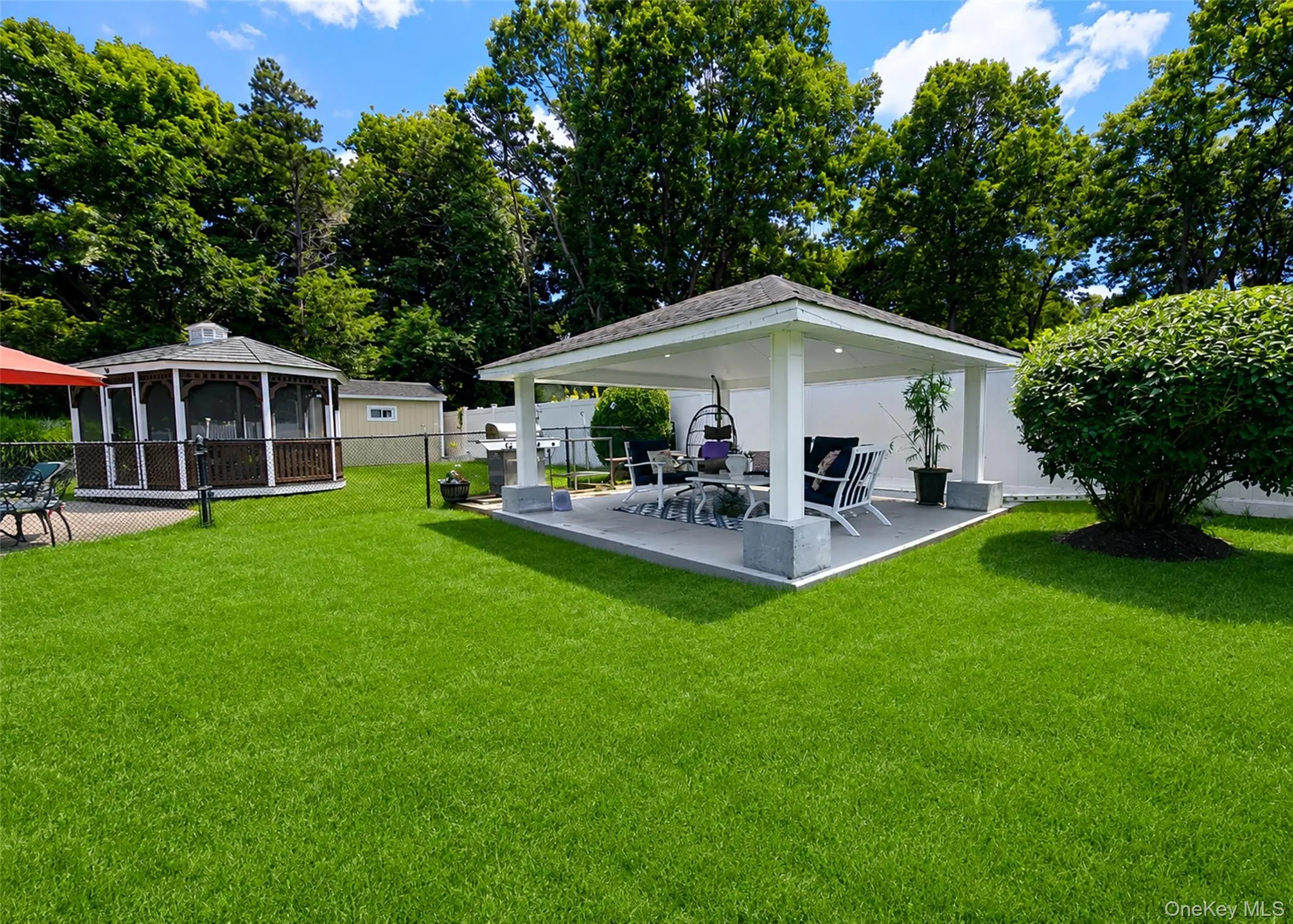 17 Carriage Lane, Brookhaven, NY, 4 Bedrooms Bedrooms, 8 Rooms Rooms,3 BathroomsBathrooms,Residential,For Rent,Carriage,0,1027978 17 Carriage Lane, Brookhaven, NY, 4 Bedrooms Bedrooms, 8 Rooms Rooms,3 BathroomsBathrooms,Residential,For Rent,Carriage,0,1027978