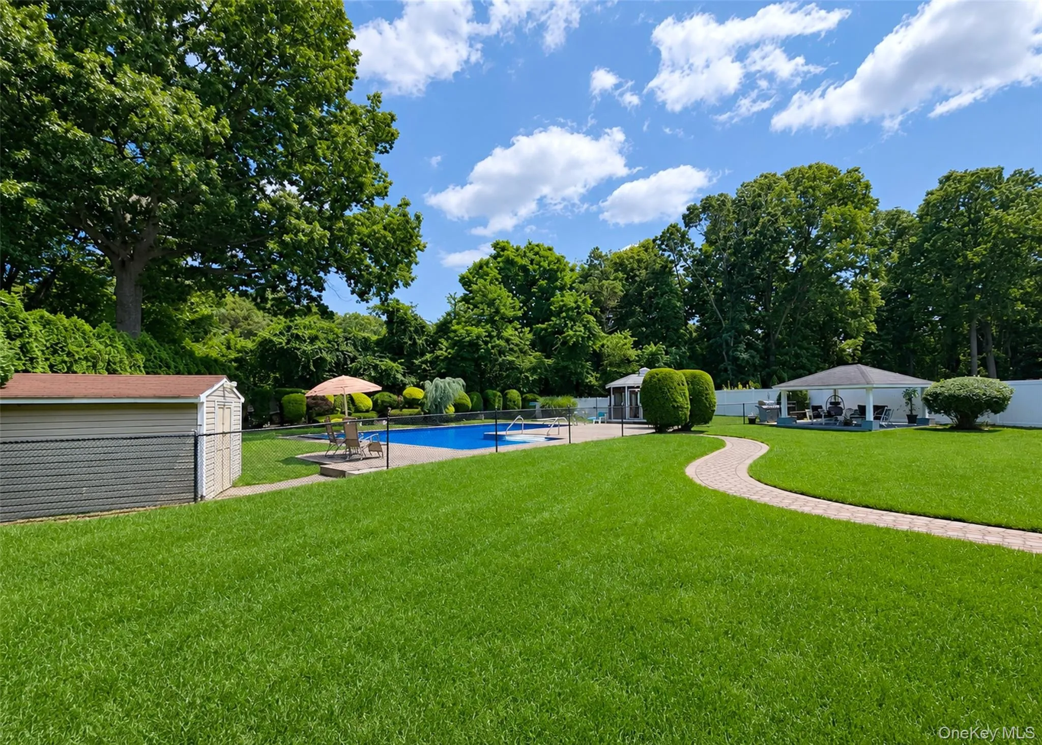 17 Carriage Lane, Brookhaven, NY, 4 Bedrooms Bedrooms, 8 Rooms Rooms,3 BathroomsBathrooms,Residential,For Rent,Carriage,0,1027978 17 Carriage Lane, Brookhaven, NY, 4 Bedrooms Bedrooms, 8 Rooms Rooms,3 BathroomsBathrooms,Residential,For Rent,Carriage,0,1027978