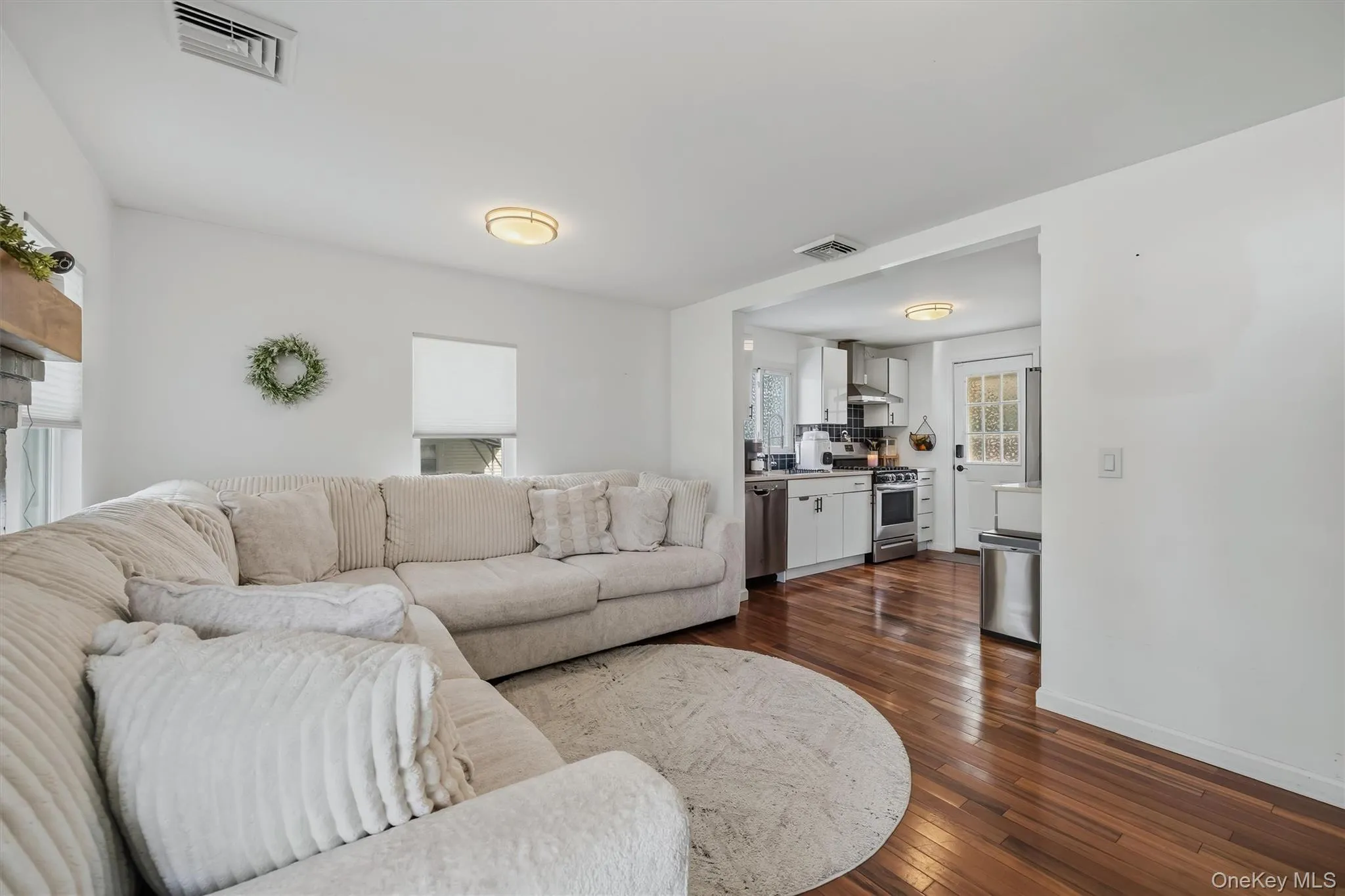 17 State Street, Middletown, NY, 2 Bedrooms Bedrooms, 6 Rooms Rooms,1 BathroomBathrooms,Residential,For Rent,State,0,1027980 17 State Street, Middletown, NY, 2 Bedrooms Bedrooms, 6 Rooms Rooms,1 BathroomBathrooms,Residential,For Rent,State,0,1027980