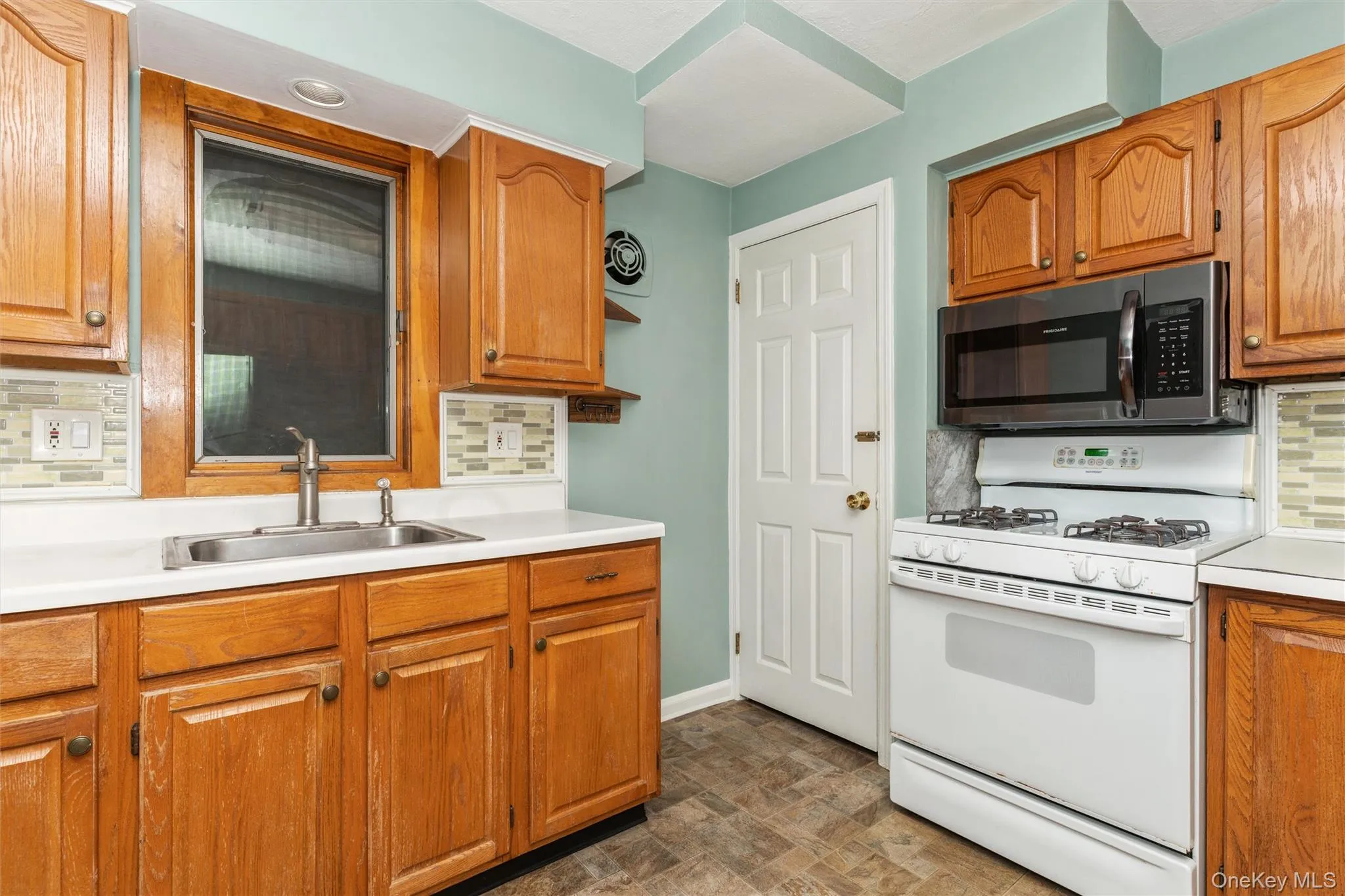 1493 New Hyde Park Drive, North Hempstead, NY, 4 Bedrooms Bedrooms, 7 Rooms Rooms,1 BathroomBathrooms,Residential,For Rent,New Hyde Park,0,1027981 1493 New Hyde Park Drive, North Hempstead, NY, 4 Bedrooms Bedrooms, 7 Rooms Rooms,1 BathroomBathrooms,Residential,For Rent,New Hyde Park,0,1027981