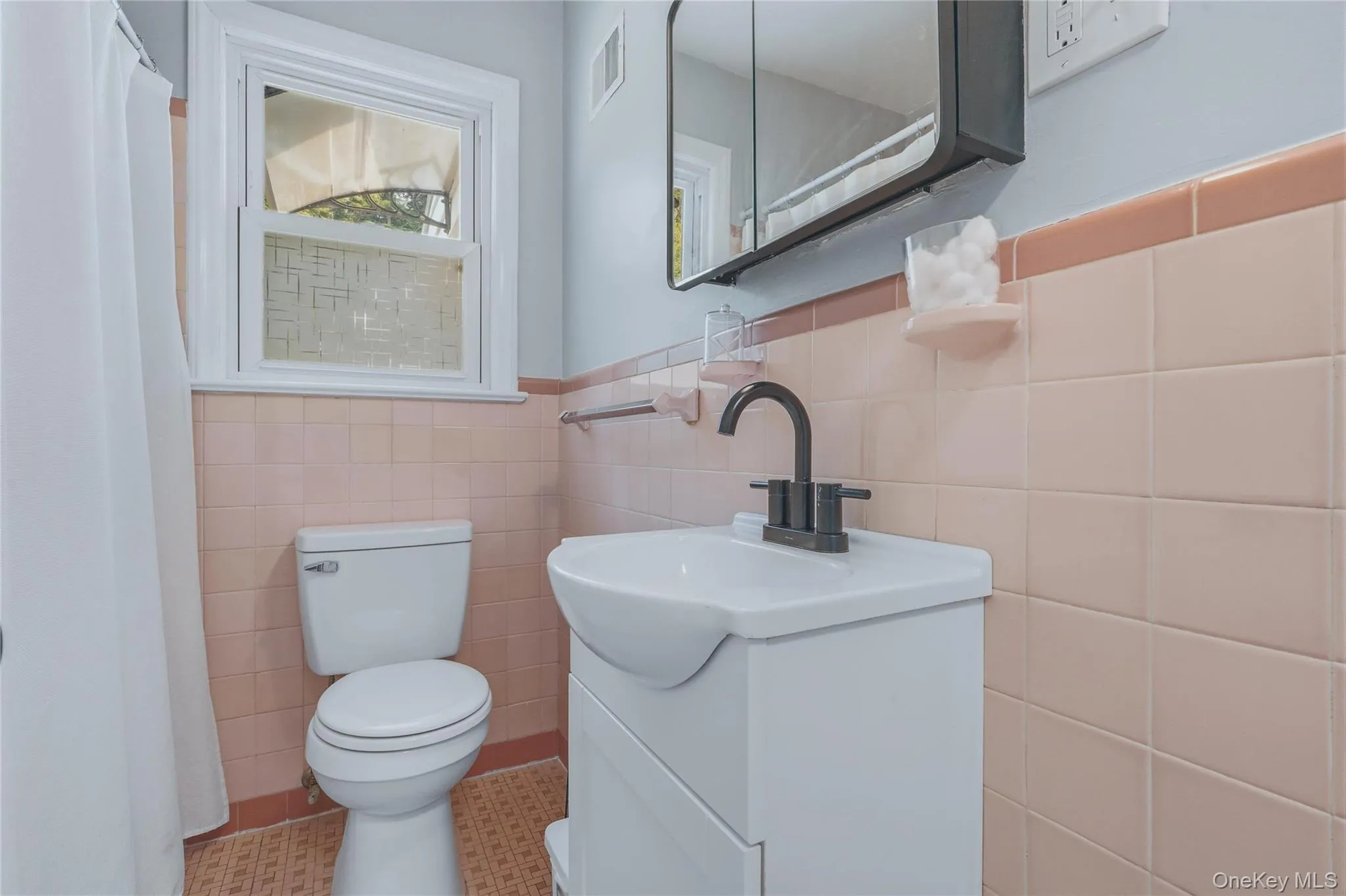 26 Ziegler Avenue, Poughkeepsie (town), NY, 3 Bedrooms Bedrooms, 6 Rooms Rooms,2 BathroomsBathrooms,Residential,For Rent,Ziegler,0,1027982 26 Ziegler Avenue, Poughkeepsie (town), NY, 3 Bedrooms Bedrooms, 6 Rooms Rooms,2 BathroomsBathrooms,Residential,For Rent,Ziegler,0,1027982