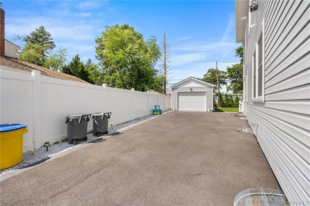 4037 Jean Avenue, Oyster Bay, NY, 5 Bedrooms Bedrooms, 9 Rooms Rooms,4 BathroomsBathrooms,Residential,For Rent,Jean,0,1027983 4037 Jean Avenue, Oyster Bay, NY, 5 Bedrooms Bedrooms, 9 Rooms Rooms,4 BathroomsBathrooms,Residential,For Rent,Jean,0,1027983