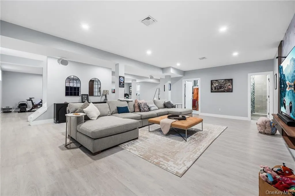 4037 Jean Avenue, Oyster Bay, NY, 5 Bedrooms Bedrooms, 9 Rooms Rooms,4 BathroomsBathrooms,Residential,For Rent,Jean,0,1027983 4037 Jean Avenue, Oyster Bay, NY, 5 Bedrooms Bedrooms, 9 Rooms Rooms,4 BathroomsBathrooms,Residential,For Rent,Jean,0,1027983