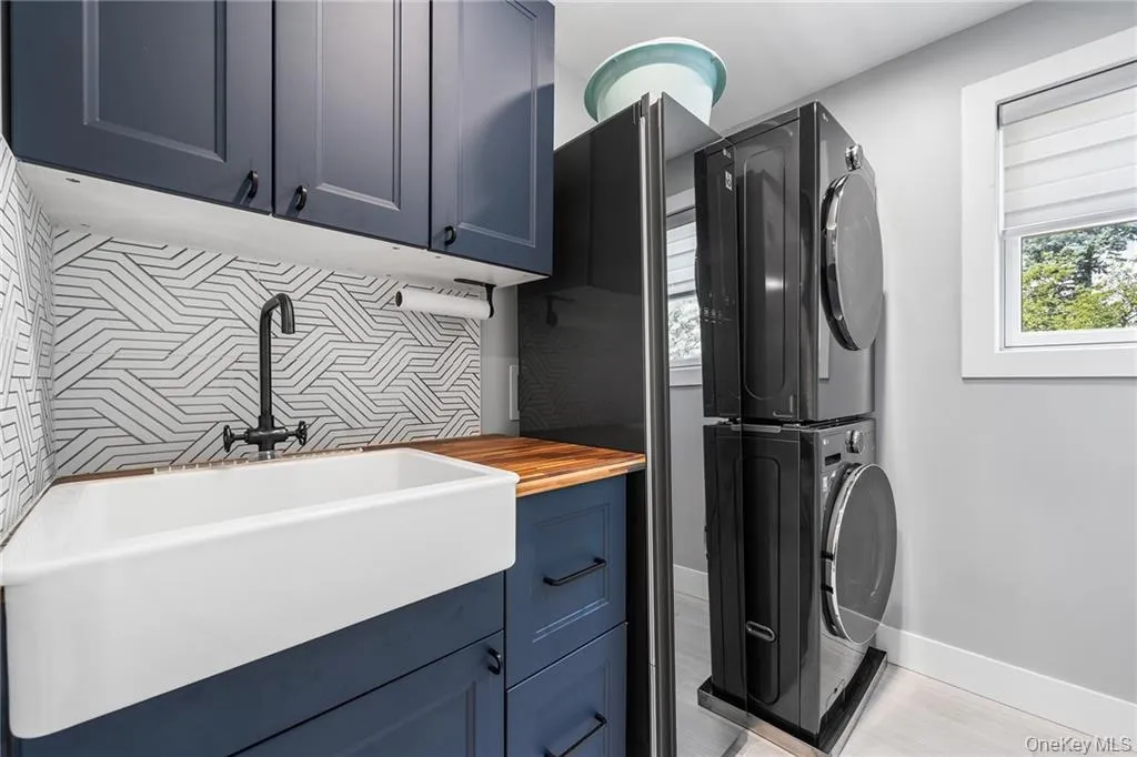 4037 Jean Avenue, Oyster Bay, NY, 5 Bedrooms Bedrooms, 9 Rooms Rooms,4 BathroomsBathrooms,Residential,For Rent,Jean,0,1027983 4037 Jean Avenue, Oyster Bay, NY, 5 Bedrooms Bedrooms, 9 Rooms Rooms,4 BathroomsBathrooms,Residential,For Rent,Jean,0,1027983