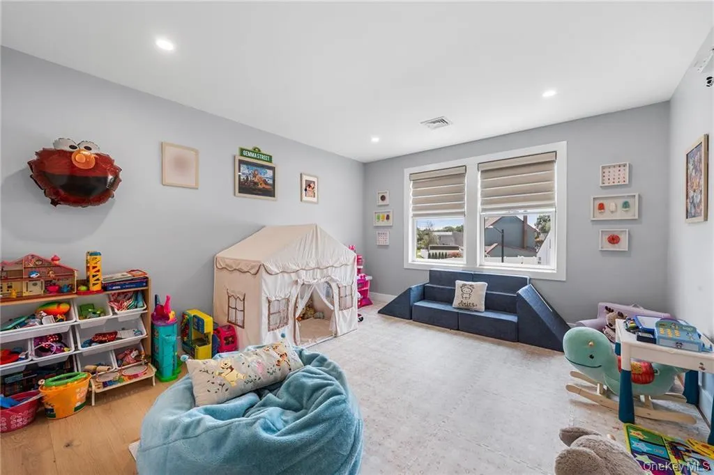 4037 Jean Avenue, Oyster Bay, NY, 5 Bedrooms Bedrooms, 9 Rooms Rooms,4 BathroomsBathrooms,Residential,For Rent,Jean,0,1027983 4037 Jean Avenue, Oyster Bay, NY, 5 Bedrooms Bedrooms, 9 Rooms Rooms,4 BathroomsBathrooms,Residential,For Rent,Jean,0,1027983