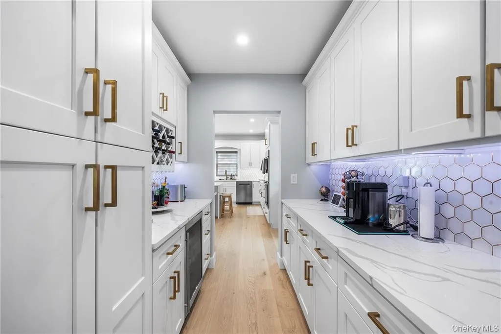 4037 Jean Avenue, Oyster Bay, NY, 5 Bedrooms Bedrooms, 9 Rooms Rooms,4 BathroomsBathrooms,Residential,For Rent,Jean,0,1027983 4037 Jean Avenue, Oyster Bay, NY, 5 Bedrooms Bedrooms, 9 Rooms Rooms,4 BathroomsBathrooms,Residential,For Rent,Jean,0,1027983