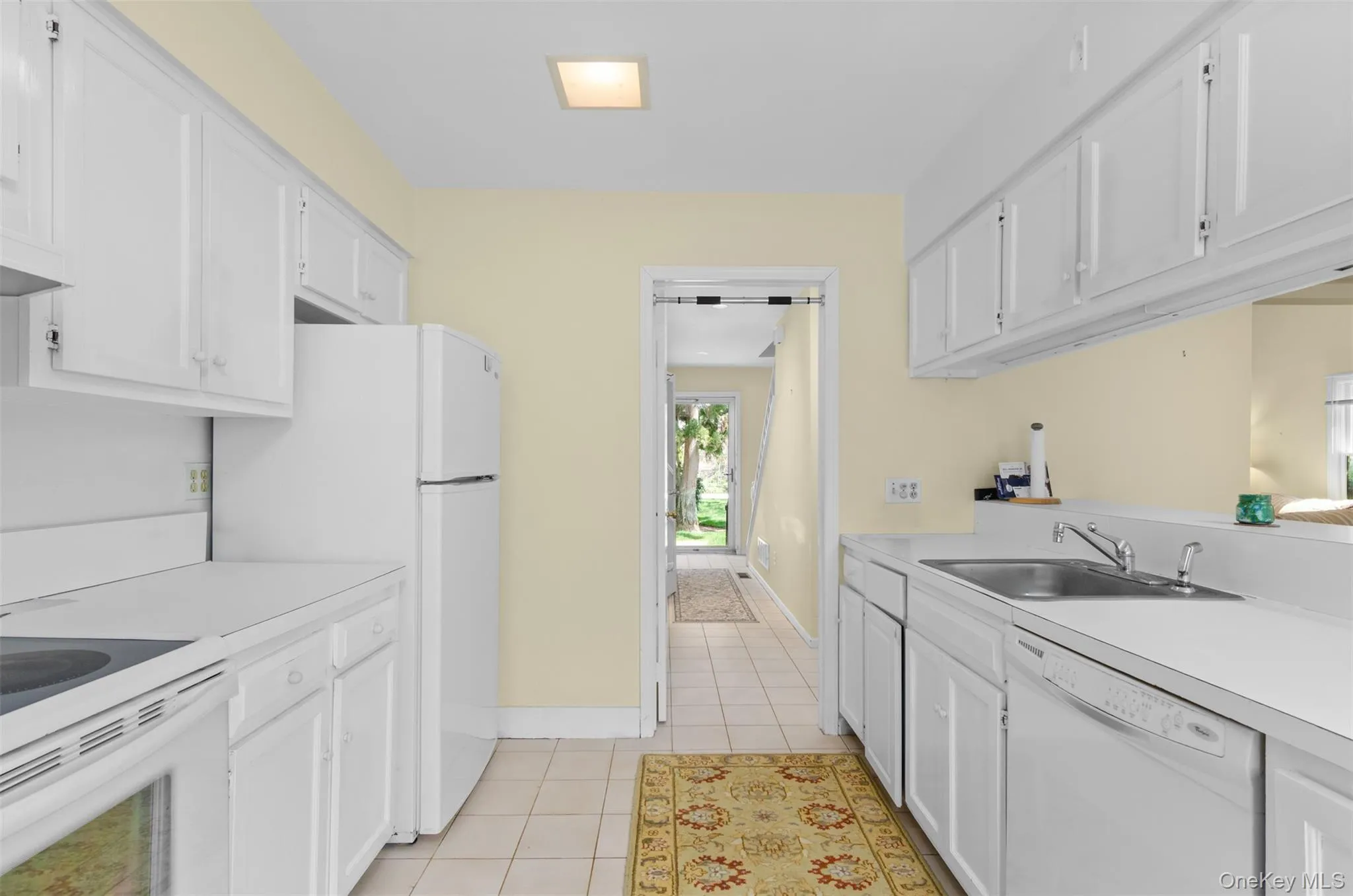 570 Hampton Road, Southampton, NY, 2 Bedrooms Bedrooms, 5 Rooms Rooms,2 BathroomsBathrooms,Residential,For Rent,Hampton,0,1027985 570 Hampton Road, Southampton, NY, 2 Bedrooms Bedrooms, 5 Rooms Rooms,2 BathroomsBathrooms,Residential,For Rent,Hampton,0,1027985