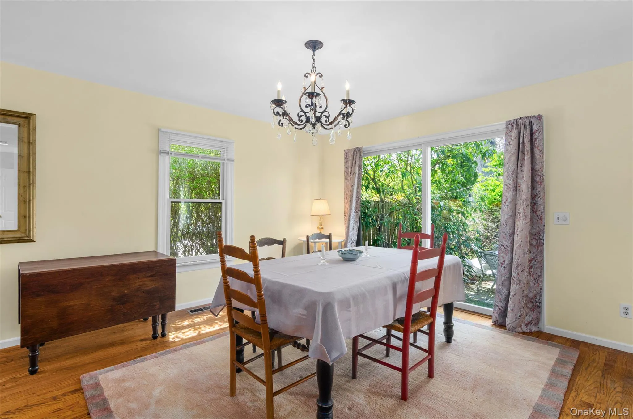 570 Hampton Road, Southampton, NY, 2 Bedrooms Bedrooms, 5 Rooms Rooms,2 BathroomsBathrooms,Residential,For Rent,Hampton,0,1027985 570 Hampton Road, Southampton, NY, 2 Bedrooms Bedrooms, 5 Rooms Rooms,2 BathroomsBathrooms,Residential,For Rent,Hampton,0,1027985