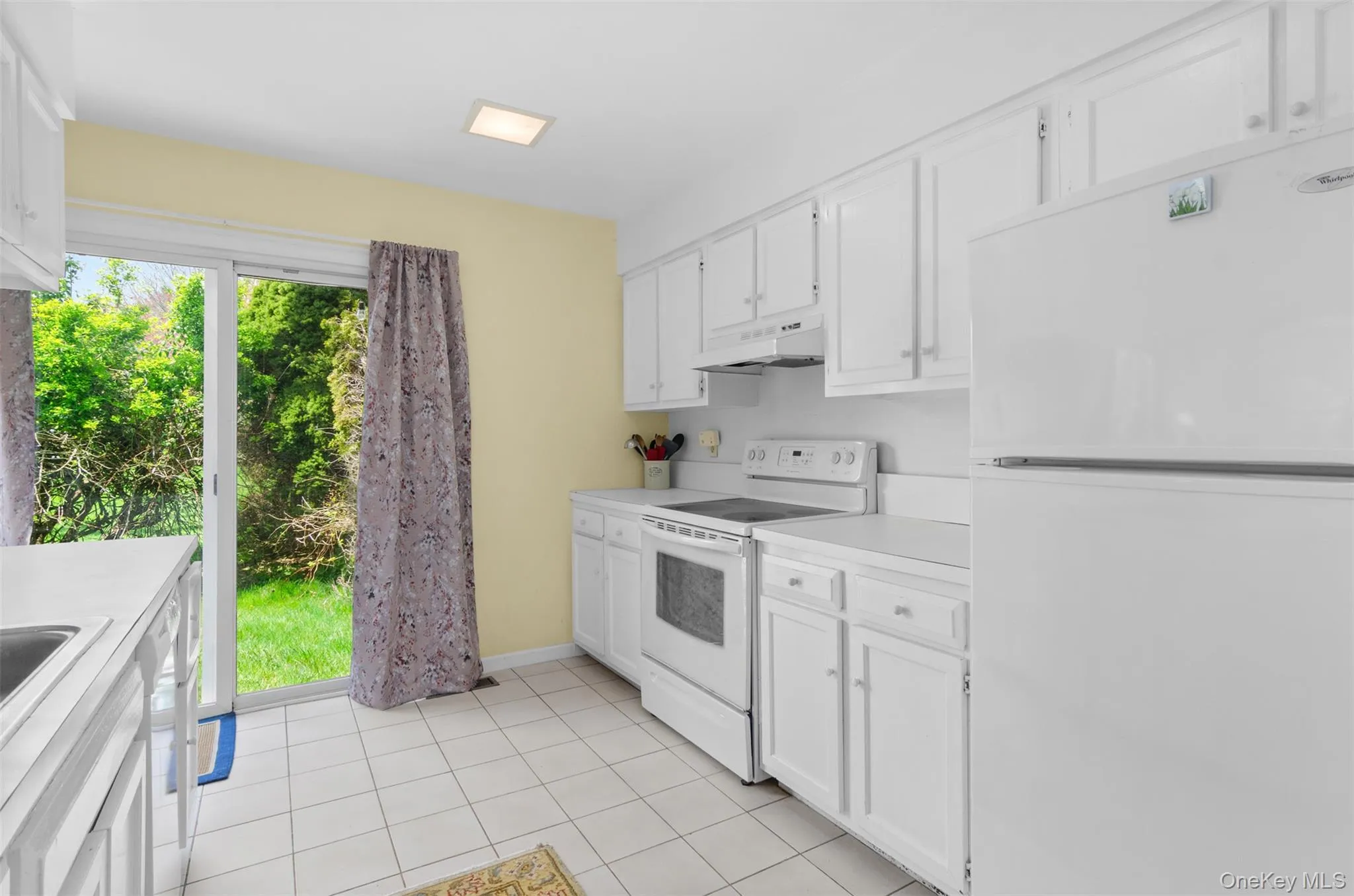570 Hampton Road, Southampton, NY, 2 Bedrooms Bedrooms, 5 Rooms Rooms,2 BathroomsBathrooms,Residential,For Rent,Hampton,0,1027985 570 Hampton Road, Southampton, NY, 2 Bedrooms Bedrooms, 5 Rooms Rooms,2 BathroomsBathrooms,Residential,For Rent,Hampton,0,1027985