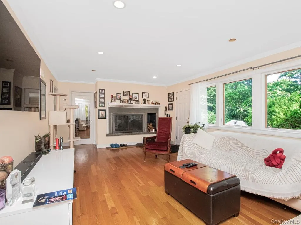 35 Barnard Road, New Rochelle, NY, 3 Bedrooms Bedrooms, 7 Rooms Rooms,2 BathroomsBathrooms,Residential,For Rent,Barnard,0,1027989 35 Barnard Road, New Rochelle, NY, 3 Bedrooms Bedrooms, 7 Rooms Rooms,2 BathroomsBathrooms,Residential,For Rent,Barnard,0,1027989