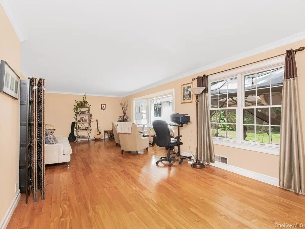 35 Barnard Road, New Rochelle, NY, 3 Bedrooms Bedrooms, 7 Rooms Rooms,2 BathroomsBathrooms,Residential,For Rent,Barnard,0,1027989 35 Barnard Road, New Rochelle, NY, 3 Bedrooms Bedrooms, 7 Rooms Rooms,2 BathroomsBathrooms,Residential,For Rent,Barnard,0,1027989