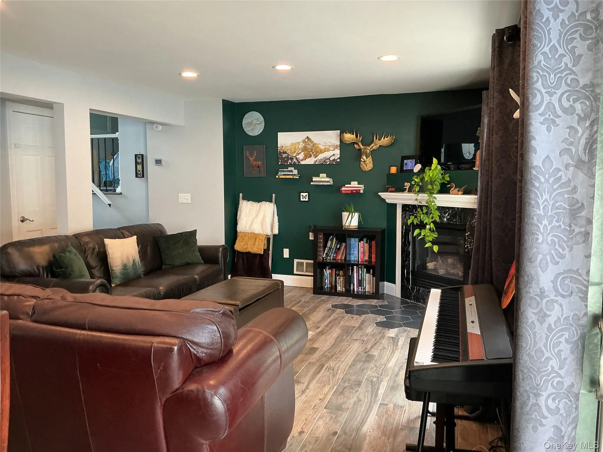 11 Sandalwood Drive, Smithtown, NY, 3 Bedrooms Bedrooms, 6 Rooms Rooms,2 BathroomsBathrooms,Residential,For Rent,Sandalwood,0,1027993 11 Sandalwood Drive, Smithtown, NY, 3 Bedrooms Bedrooms, 6 Rooms Rooms,2 BathroomsBathrooms,Residential,For Rent,Sandalwood,0,1027993