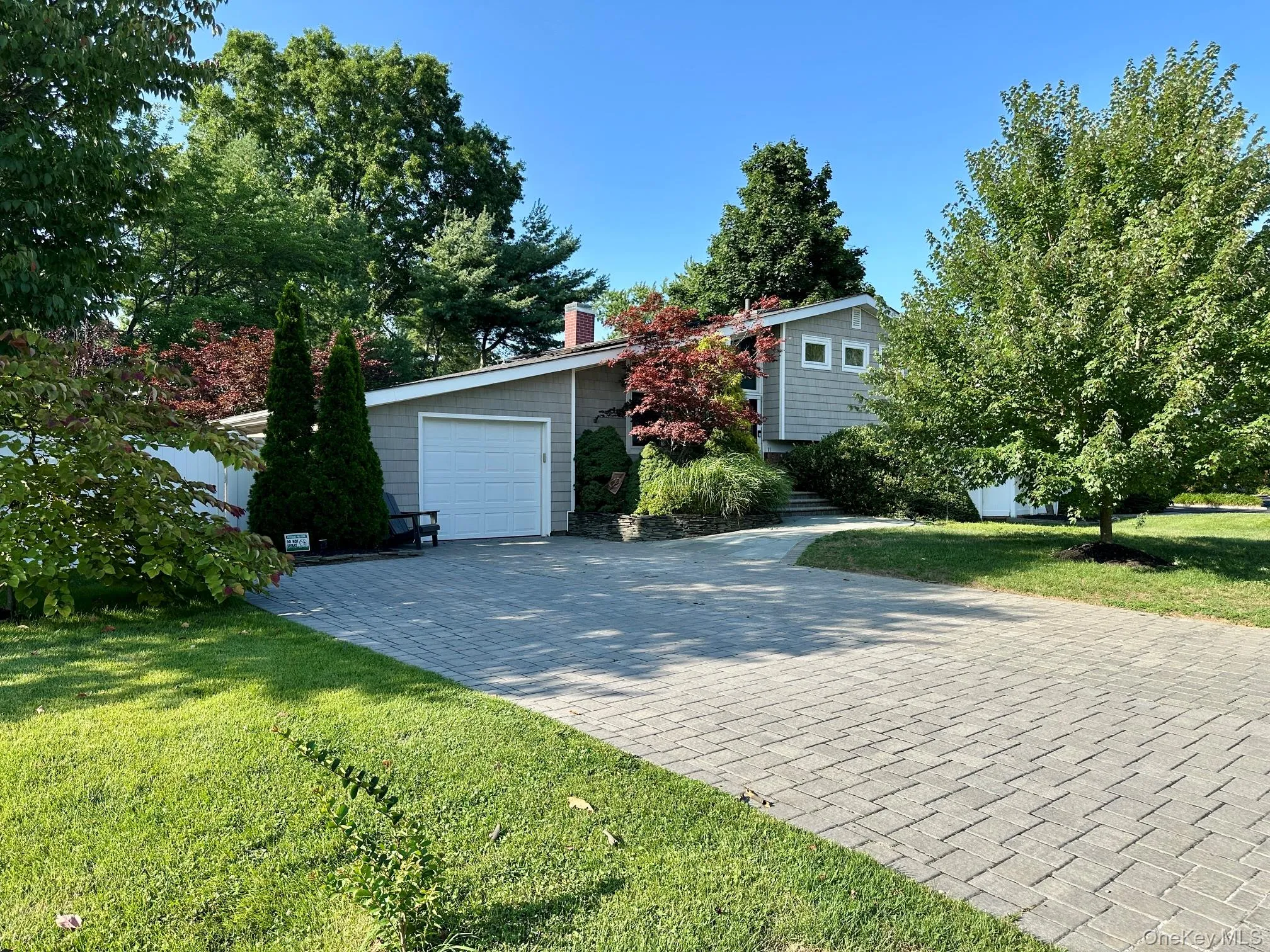 11 Sandalwood Drive, Smithtown, NY, 3 Bedrooms Bedrooms, 6 Rooms Rooms,2 BathroomsBathrooms,Residential,For Rent,Sandalwood,0,1027993 11 Sandalwood Drive, Smithtown, NY, 3 Bedrooms Bedrooms, 6 Rooms Rooms,2 BathroomsBathrooms,Residential,For Rent,Sandalwood,0,1027993