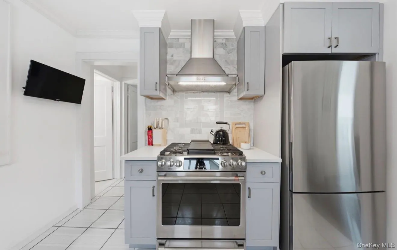 8 Rosewood Avenue, Babylon, NY, 3 Bedrooms Bedrooms, 6 Rooms Rooms,2 BathroomsBathrooms,Residential Lease,For Rent,Rosewood,0,1027998 8 Rosewood Avenue, Babylon, NY, 3 Bedrooms Bedrooms, 6 Rooms Rooms,2 BathroomsBathrooms,Residential Lease,For Rent,Rosewood,0,1027998
