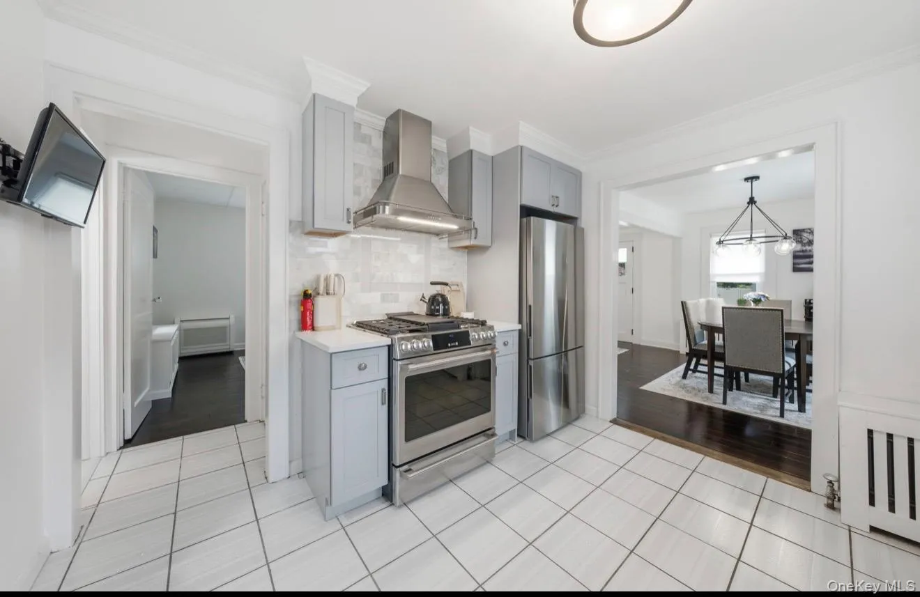 8 Rosewood Avenue, Babylon, NY, 3 Bedrooms Bedrooms, 6 Rooms Rooms,2 BathroomsBathrooms,Residential Lease,For Rent,Rosewood,0,1027998 8 Rosewood Avenue, Babylon, NY, 3 Bedrooms Bedrooms, 6 Rooms Rooms,2 BathroomsBathrooms,Residential Lease,For Rent,Rosewood,0,1027998