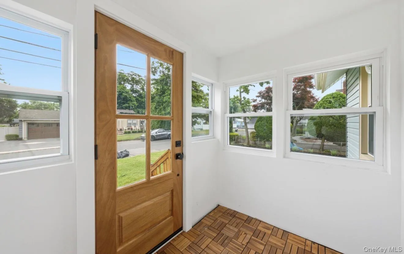 8 Rosewood Avenue, Babylon, NY, 3 Bedrooms Bedrooms, 6 Rooms Rooms,2 BathroomsBathrooms,Residential Lease,For Rent,Rosewood,0,1027998 8 Rosewood Avenue, Babylon, NY, 3 Bedrooms Bedrooms, 6 Rooms Rooms,2 BathroomsBathrooms,Residential Lease,For Rent,Rosewood,0,1027998