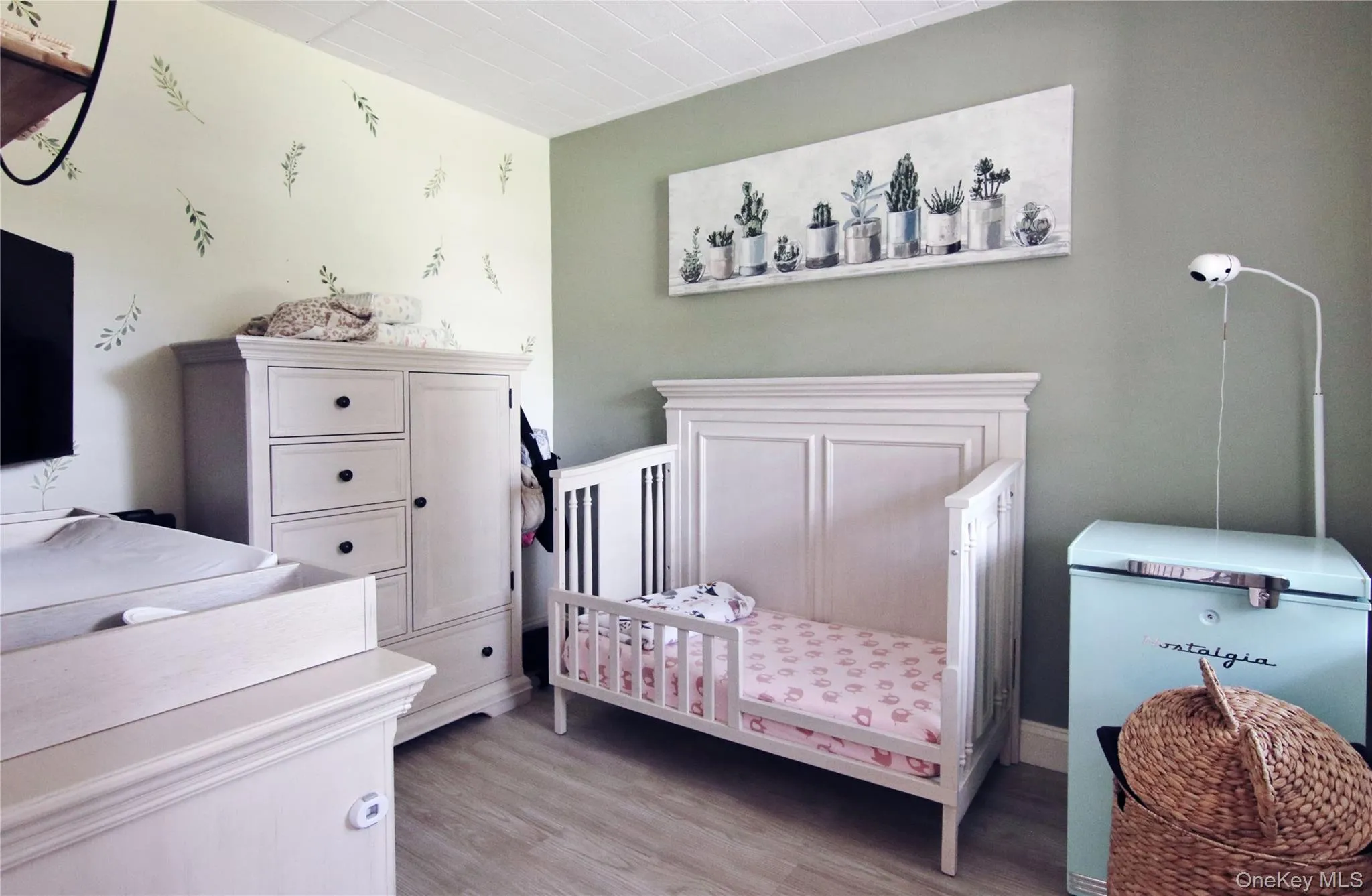 Currently, being used as a 2nd Bedroom Currently, being used as a 2nd Bedroom