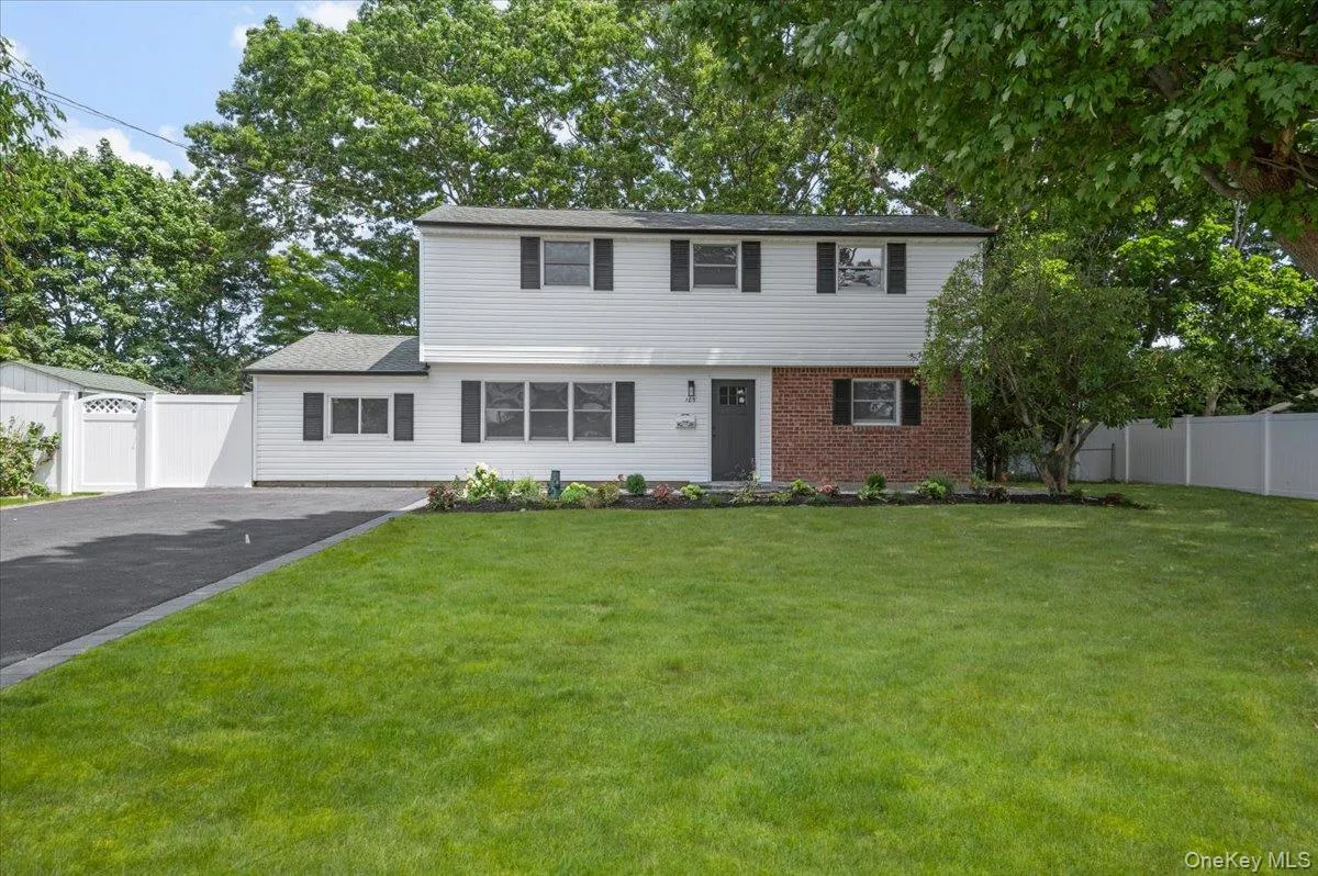 103 Bonnie Road, Islip, NY, 4 Bedrooms Bedrooms, 9 Rooms Rooms,2 BathroomsBathrooms,Residential,For Rent,Bonnie,0,1028002 103 Bonnie Road, Islip, NY, 4 Bedrooms Bedrooms, 9 Rooms Rooms,2 BathroomsBathrooms,Residential,For Rent,Bonnie,0,1028002