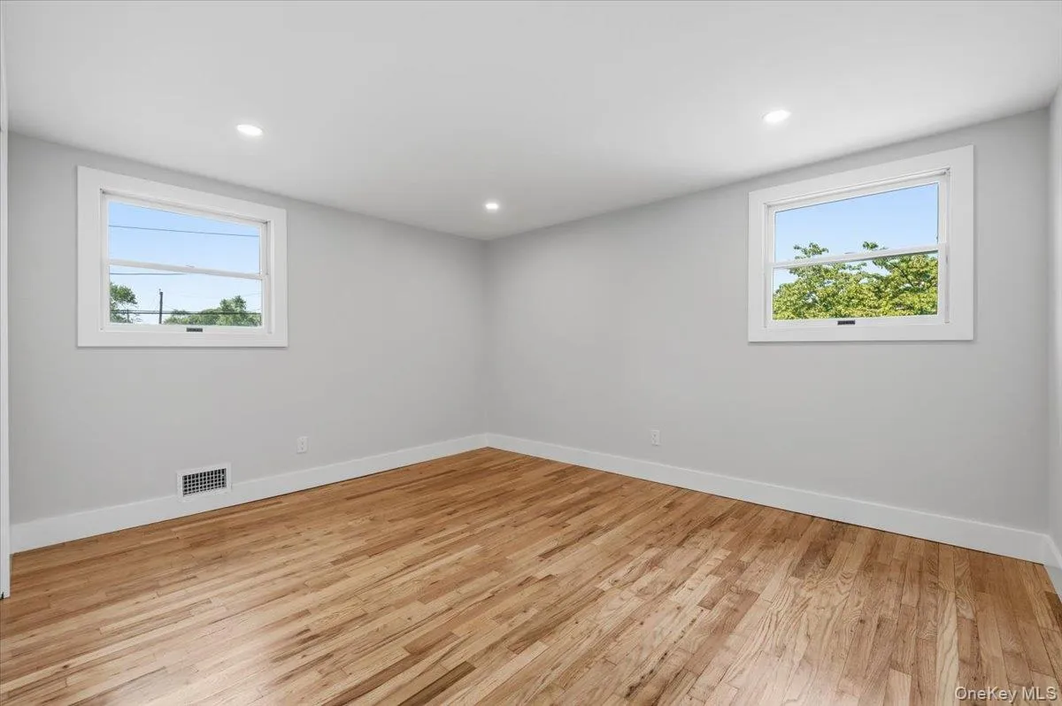 103 Bonnie Road, Islip, NY, 4 Bedrooms Bedrooms, 9 Rooms Rooms,2 BathroomsBathrooms,Residential,For Rent,Bonnie,0,1028002 103 Bonnie Road, Islip, NY, 4 Bedrooms Bedrooms, 9 Rooms Rooms,2 BathroomsBathrooms,Residential,For Rent,Bonnie,0,1028002