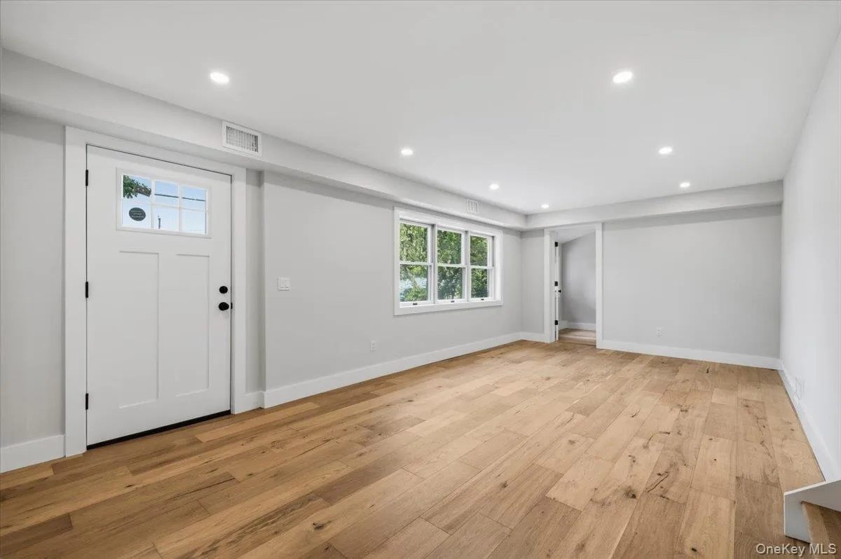 103 Bonnie Road, Islip, NY, 4 Bedrooms Bedrooms, 9 Rooms Rooms,2 BathroomsBathrooms,Residential,For Rent,Bonnie,0,1028002 103 Bonnie Road, Islip, NY, 4 Bedrooms Bedrooms, 9 Rooms Rooms,2 BathroomsBathrooms,Residential,For Rent,Bonnie,0,1028002