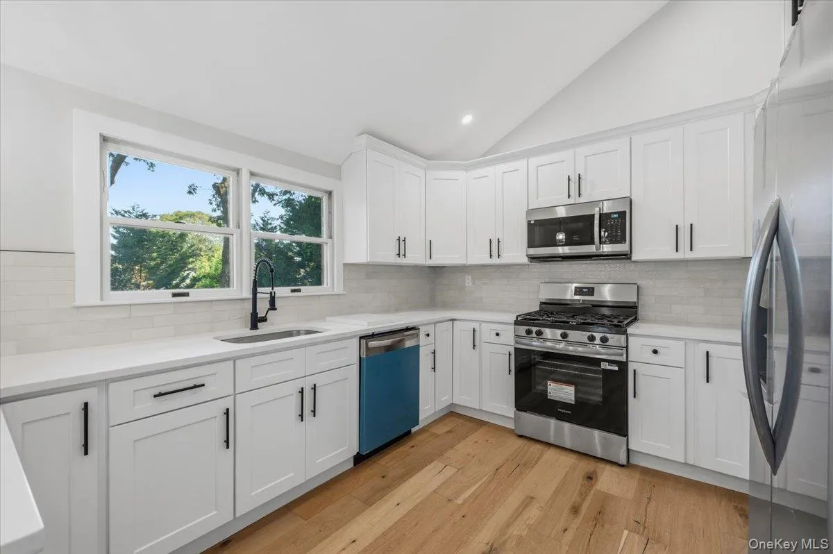 103 Bonnie Road, Islip, NY, 4 Bedrooms Bedrooms, 9 Rooms Rooms,2 BathroomsBathrooms,Residential,For Rent,Bonnie,0,1028002 103 Bonnie Road, Islip, NY, 4 Bedrooms Bedrooms, 9 Rooms Rooms,2 BathroomsBathrooms,Residential,For Rent,Bonnie,0,1028002