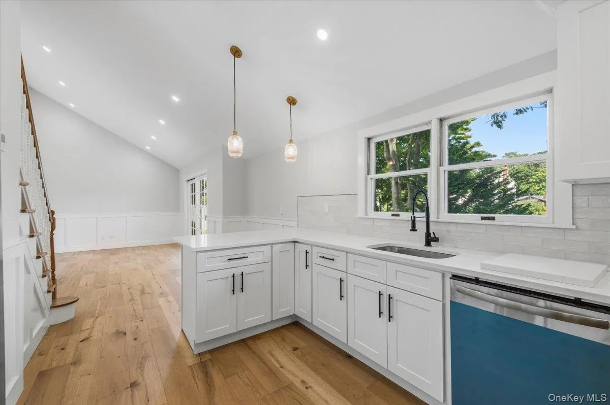 103 Bonnie Road, Islip, NY, 4 Bedrooms Bedrooms, 9 Rooms Rooms,2 BathroomsBathrooms,Residential,For Rent,Bonnie,0,1028002 103 Bonnie Road, Islip, NY, 4 Bedrooms Bedrooms, 9 Rooms Rooms,2 BathroomsBathrooms,Residential,For Rent,Bonnie,0,1028002