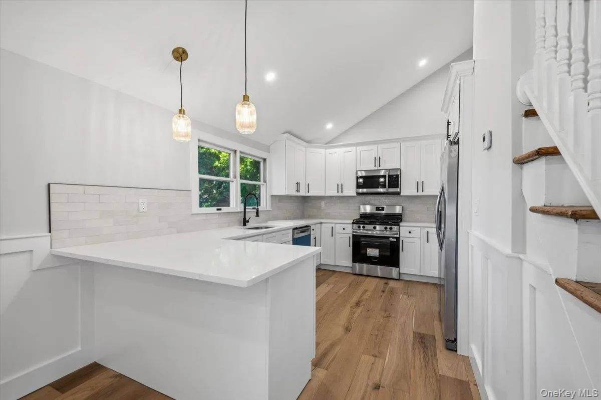 103 Bonnie Road, Islip, NY, 4 Bedrooms Bedrooms, 9 Rooms Rooms,2 BathroomsBathrooms,Residential,For Rent,Bonnie,0,1028002 103 Bonnie Road, Islip, NY, 4 Bedrooms Bedrooms, 9 Rooms Rooms,2 BathroomsBathrooms,Residential,For Rent,Bonnie,0,1028002