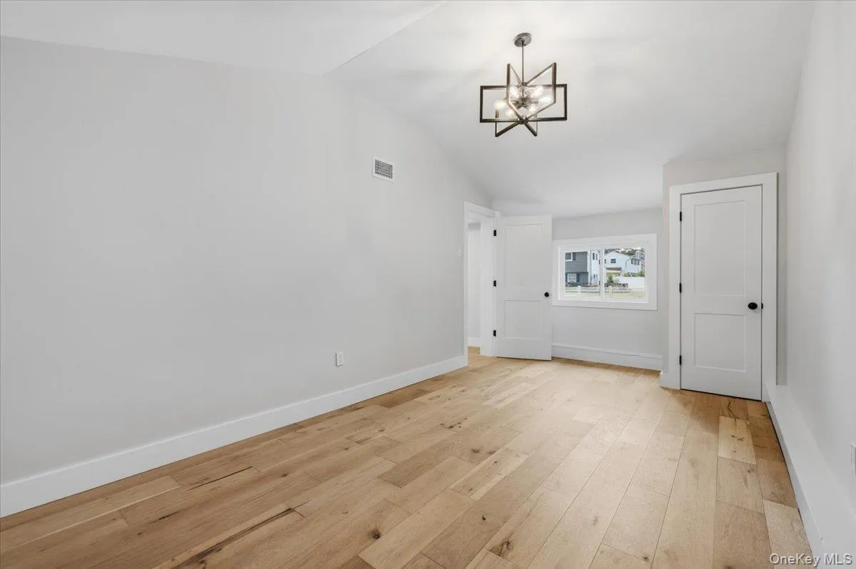 103 Bonnie Road, Islip, NY, 4 Bedrooms Bedrooms, 9 Rooms Rooms,2 BathroomsBathrooms,Residential,For Rent,Bonnie,0,1028002 103 Bonnie Road, Islip, NY, 4 Bedrooms Bedrooms, 9 Rooms Rooms,2 BathroomsBathrooms,Residential,For Rent,Bonnie,0,1028002