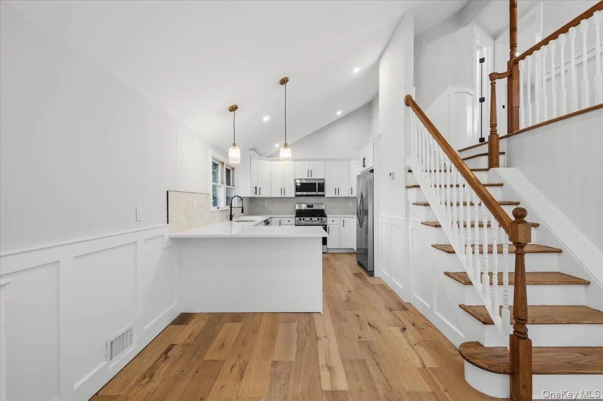 103 Bonnie Road, Islip, NY, 4 Bedrooms Bedrooms, 9 Rooms Rooms,2 BathroomsBathrooms,Residential,For Rent,Bonnie,0,1028002 103 Bonnie Road, Islip, NY, 4 Bedrooms Bedrooms, 9 Rooms Rooms,2 BathroomsBathrooms,Residential,For Rent,Bonnie,0,1028002
